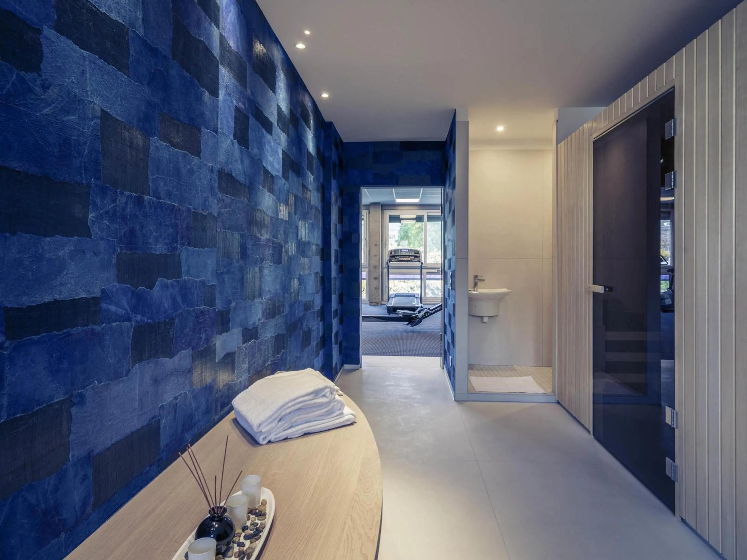 Fitness centre/facilities, Bed in Mercure Mulhouse Centre