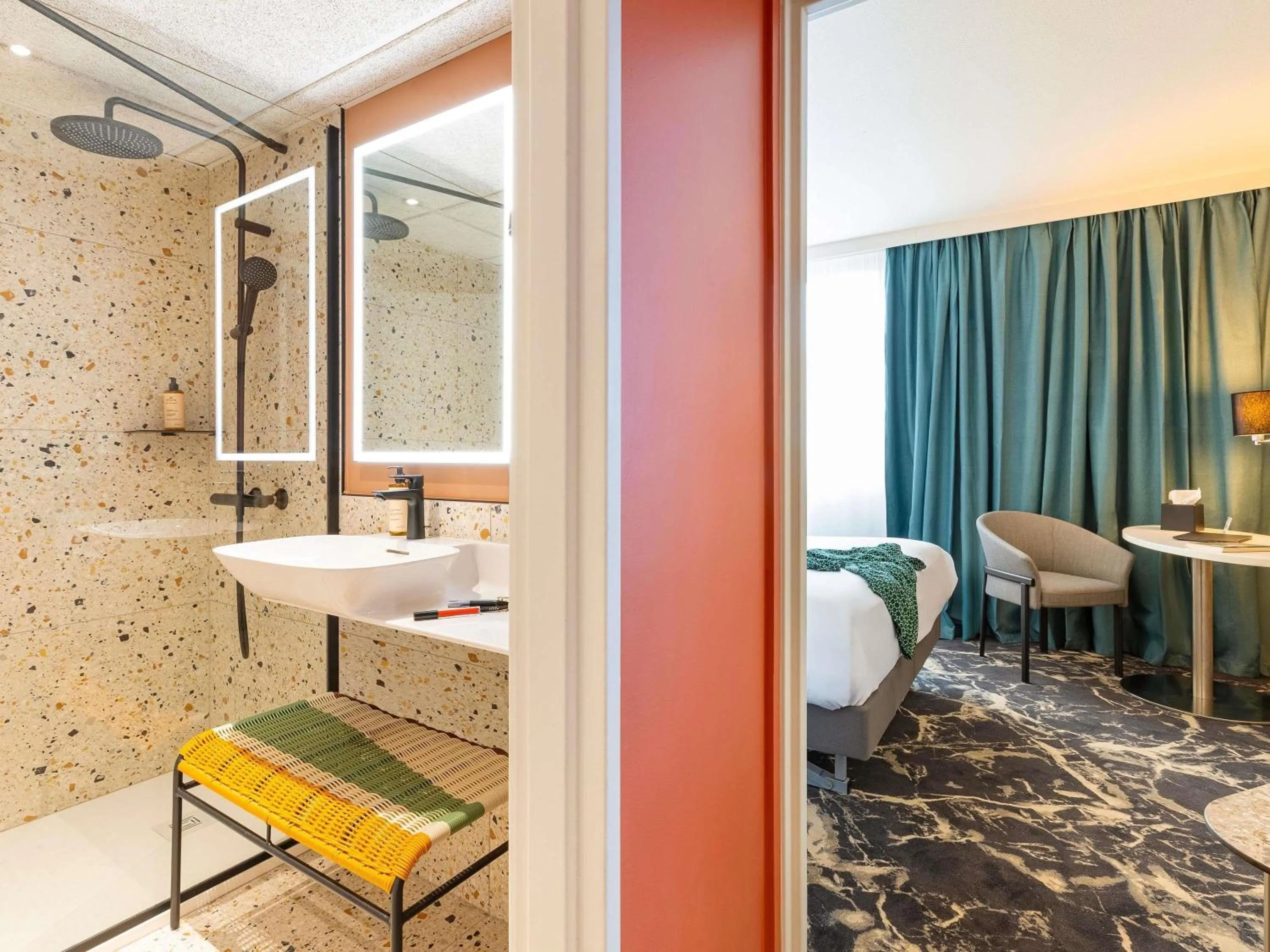 Bedroom in Mercure Mulhouse Centre