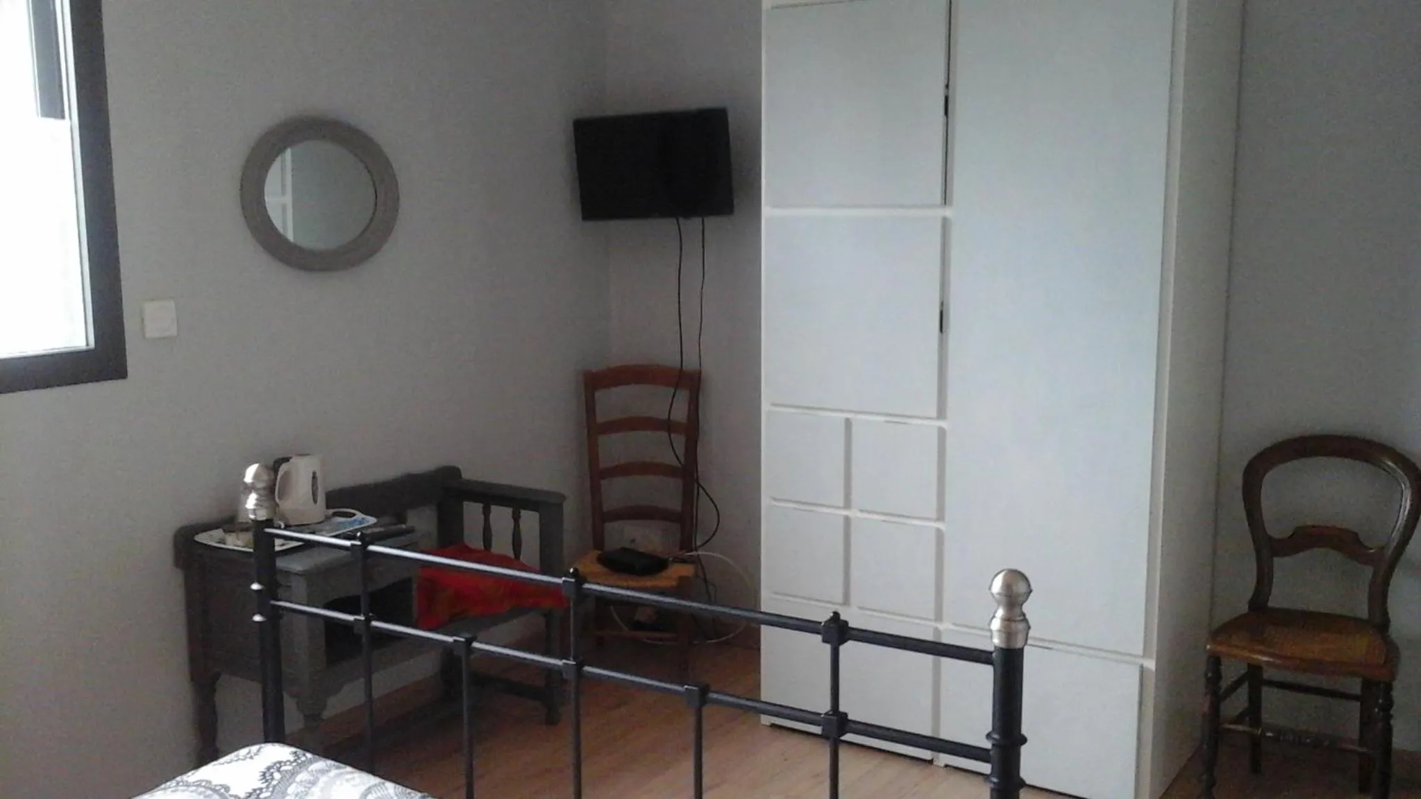 TV and multimedia, Bed in L atelier