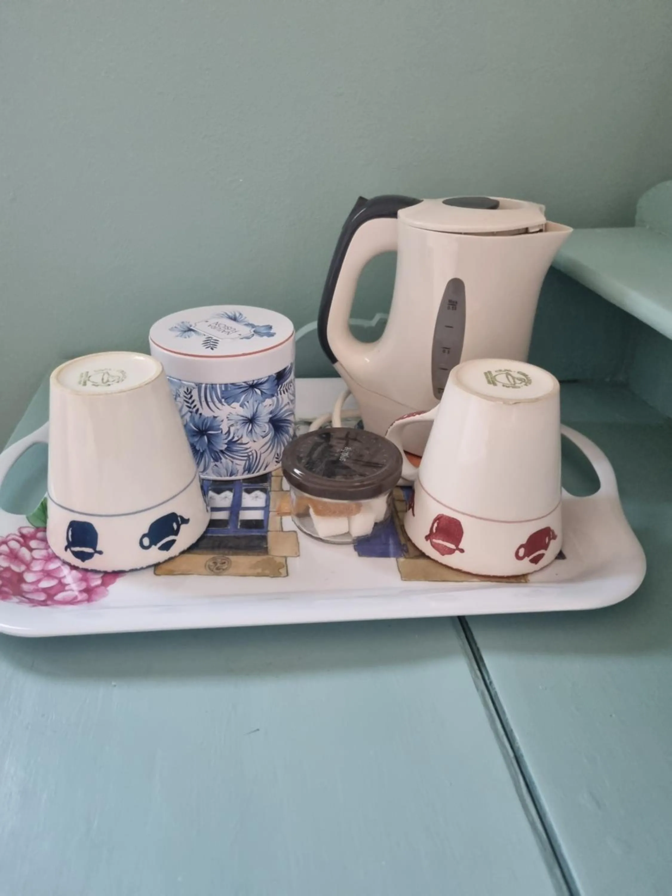 Coffee/tea facilities in L atelier