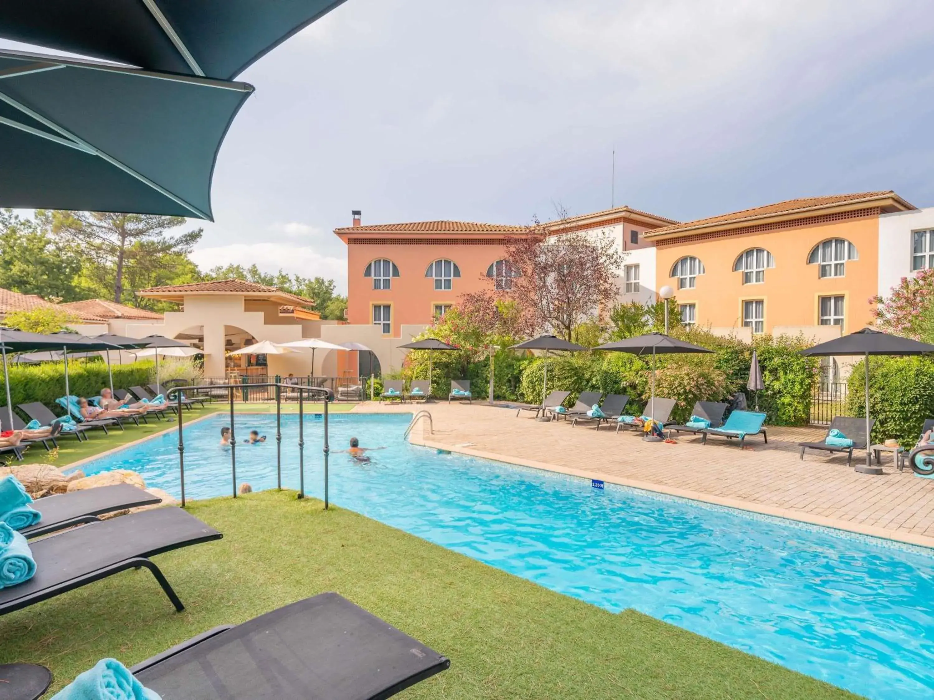 Property building in Mercure Antibes Sophia Antipolis Property building in Mercure Antibes Sophia Antipolis