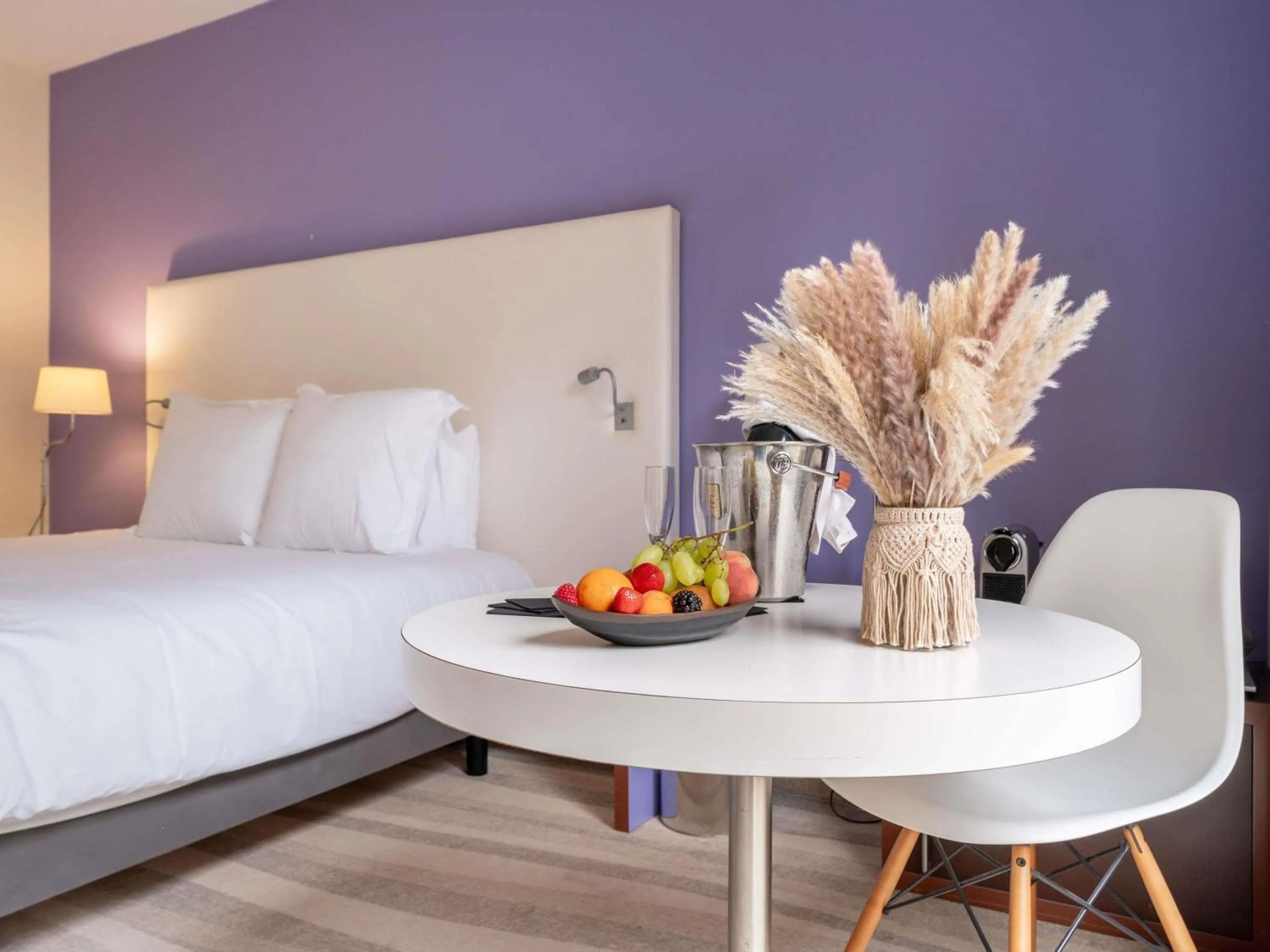 Bedroom, Bed in Mercure Antibes Sophia Antipolis