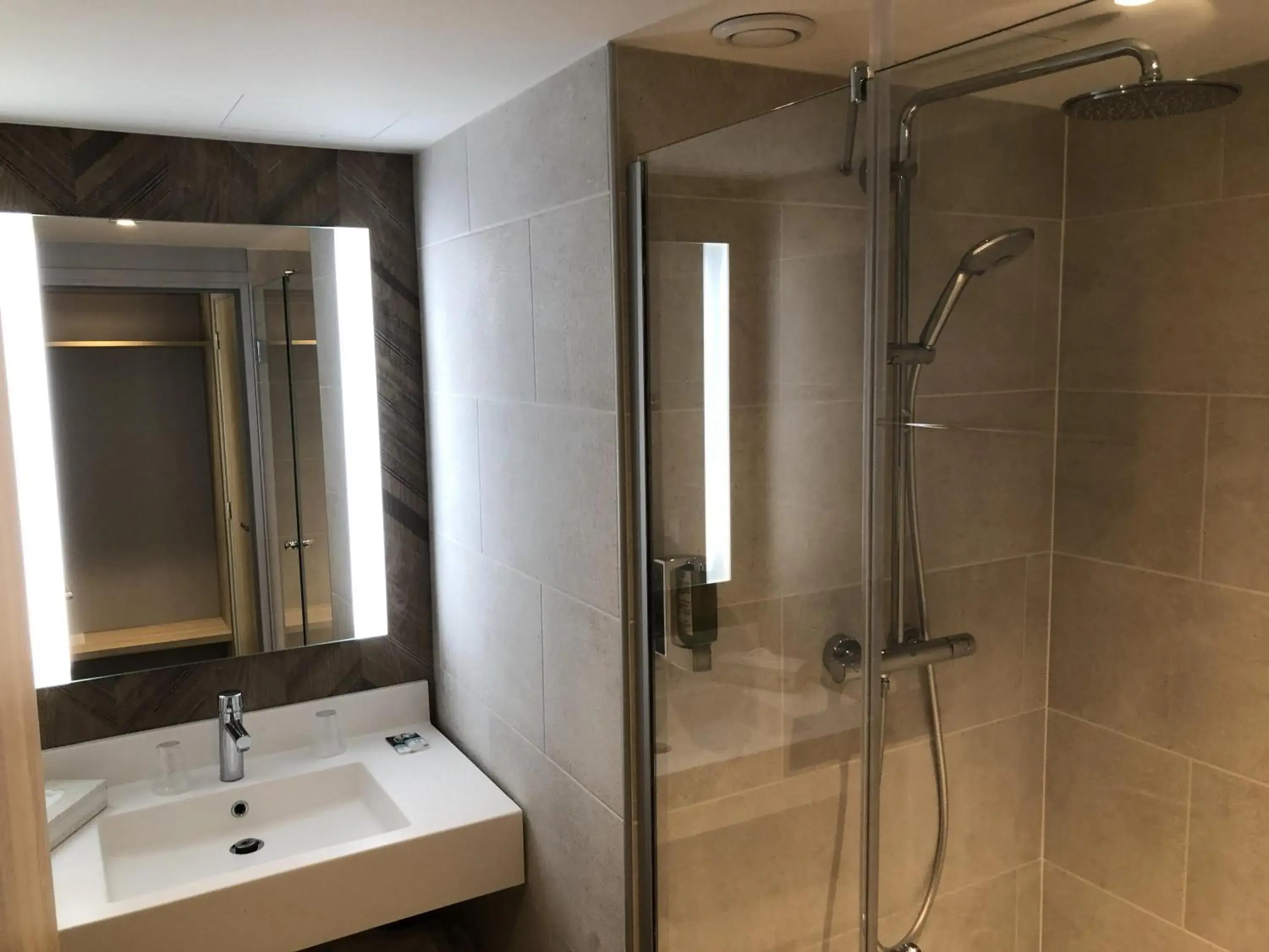 Bedroom in Mercure Antibes Sophia Antipolis Bedroom in Mercure Antibes Sophia Antipolis