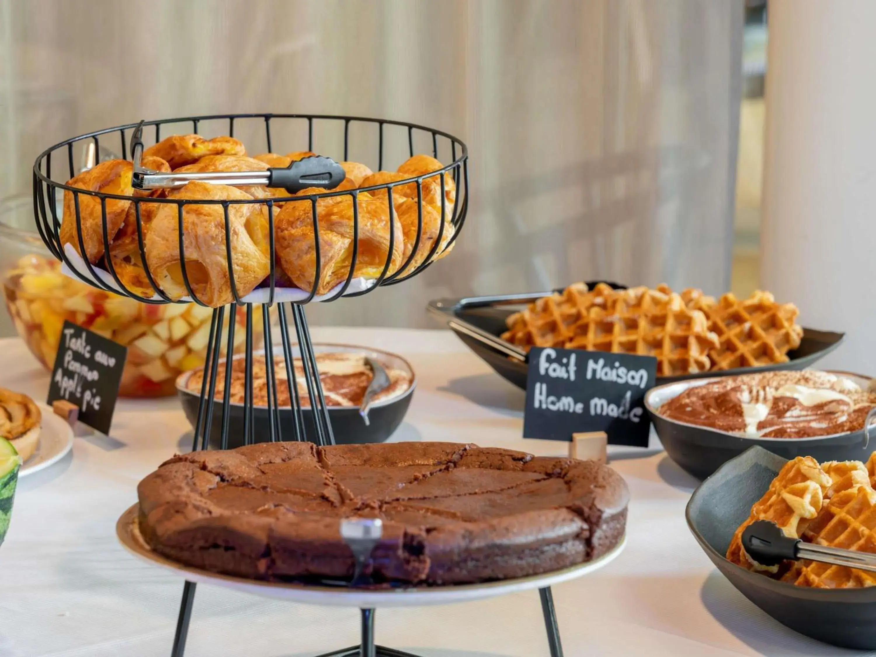 Restaurant/places to eat in Mercure Antibes Sophia Antipolis Restaurant/places to eat in Mercure Antibes Sophia Antipolis