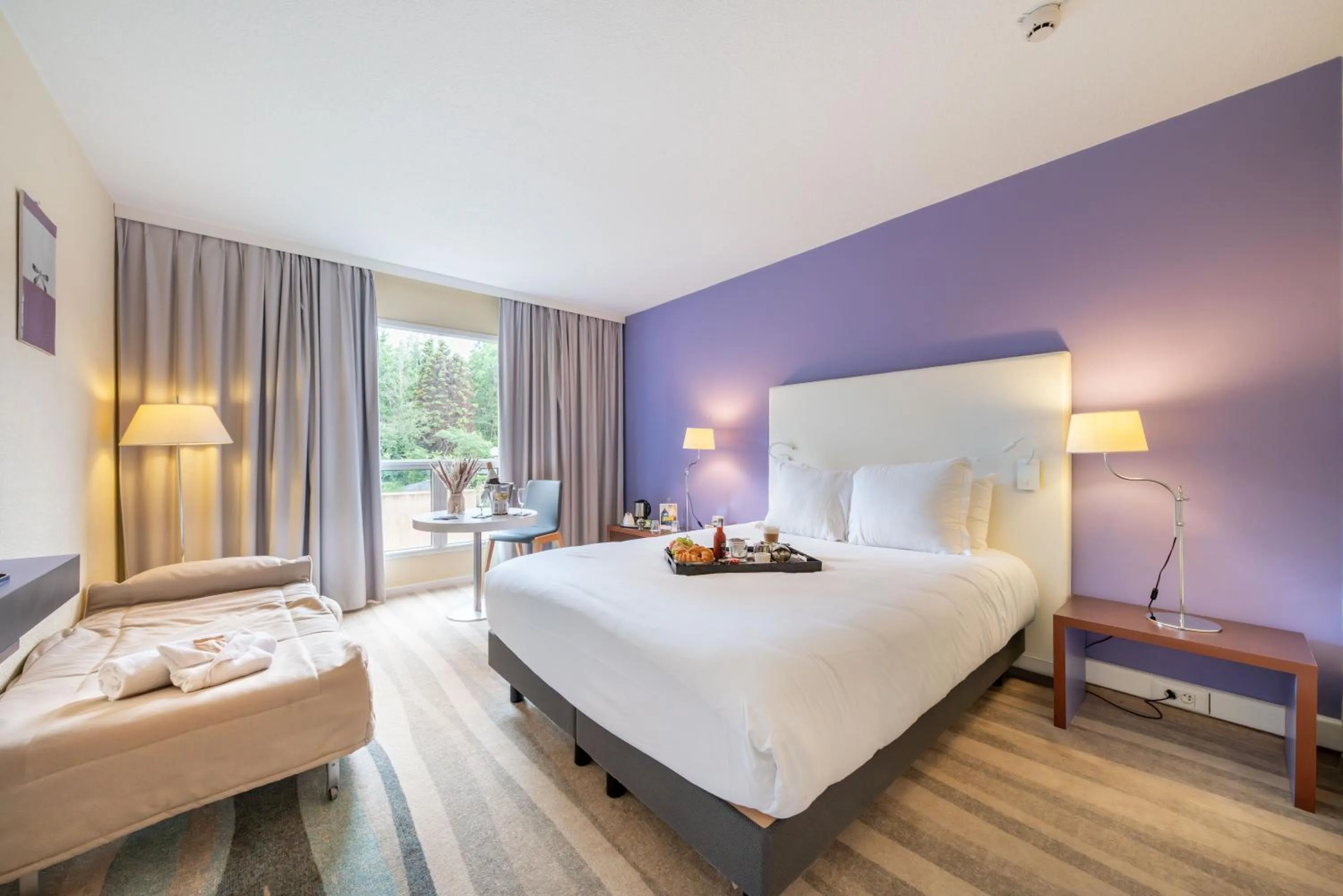 Bedroom, Bed in Mercure Antibes Sophia Antipolis