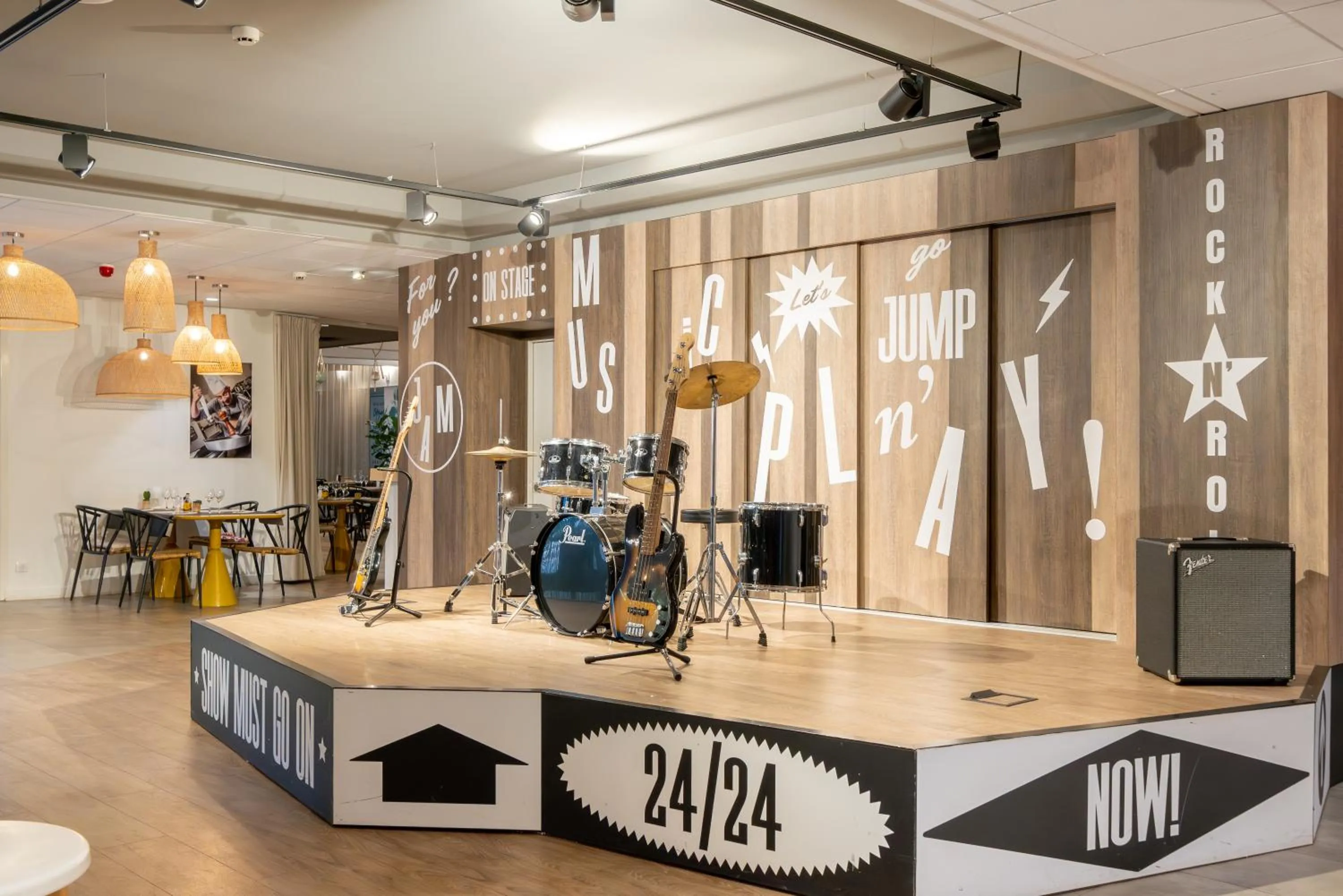 Lounge or bar in Mercure Antibes Sophia Antipolis