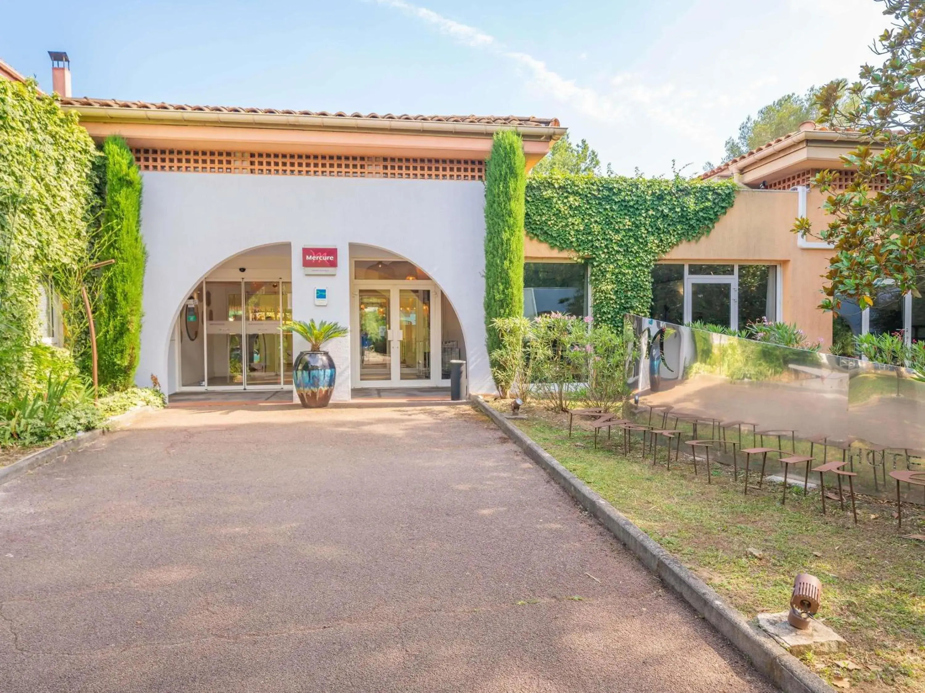 Property building in Mercure Antibes Sophia Antipolis Property building in Mercure Antibes Sophia Antipolis
