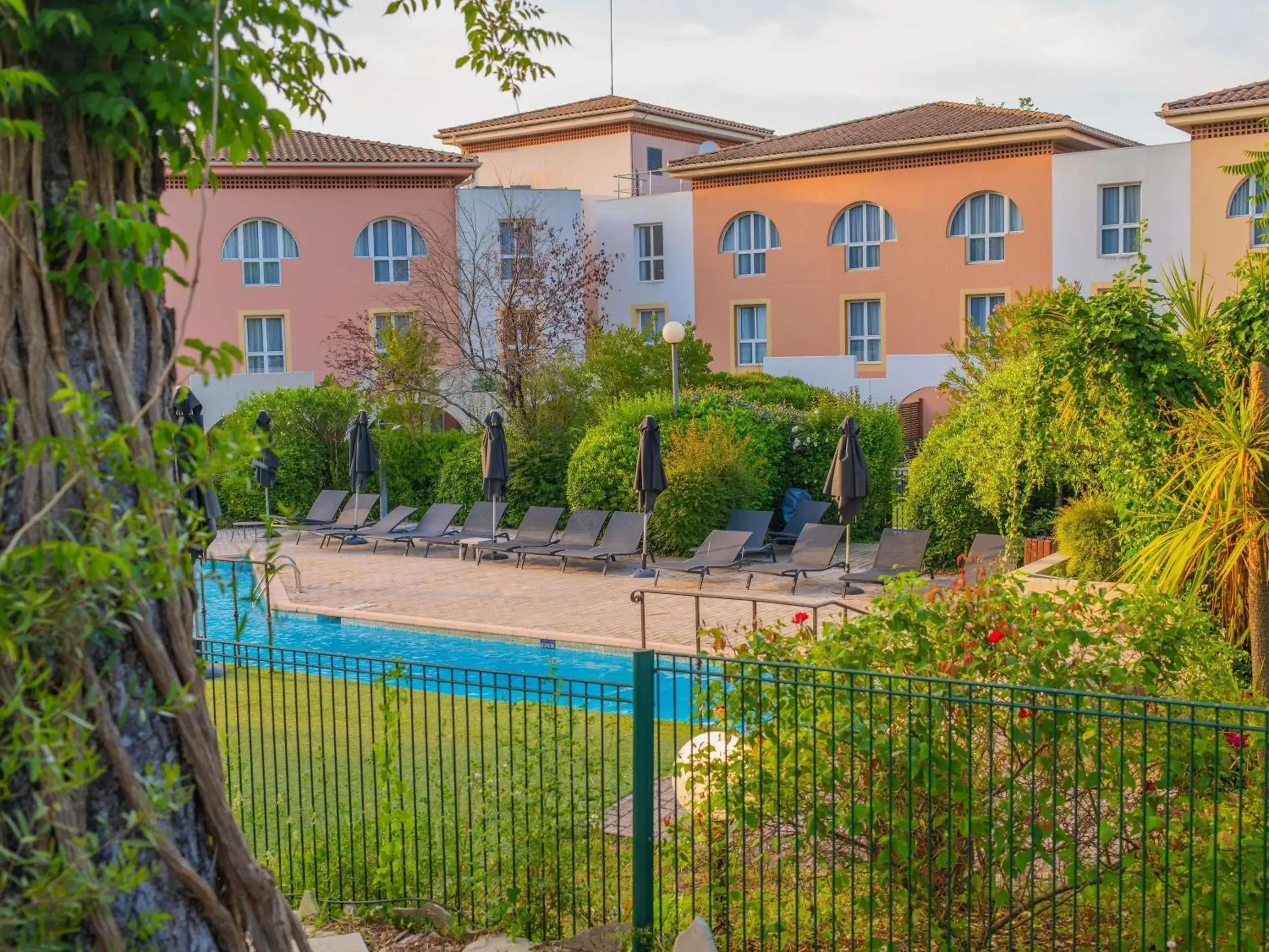 Pool view in Mercure Antibes Sophia Antipolis Pool view in Mercure Antibes Sophia Antipolis