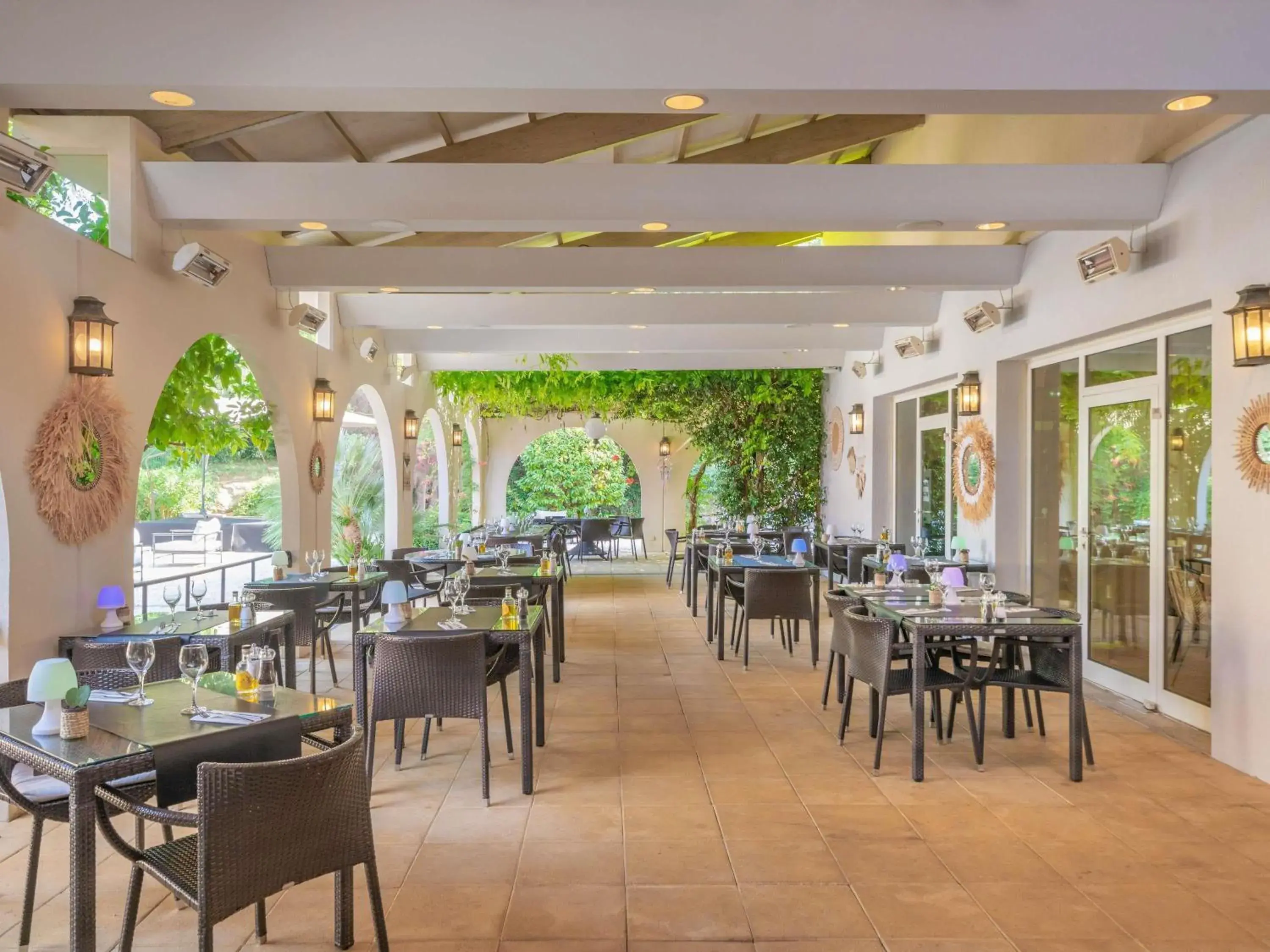Restaurant/places to eat in Mercure Antibes Sophia Antipolis Restaurant/places to eat in Mercure Antibes Sophia Antipolis