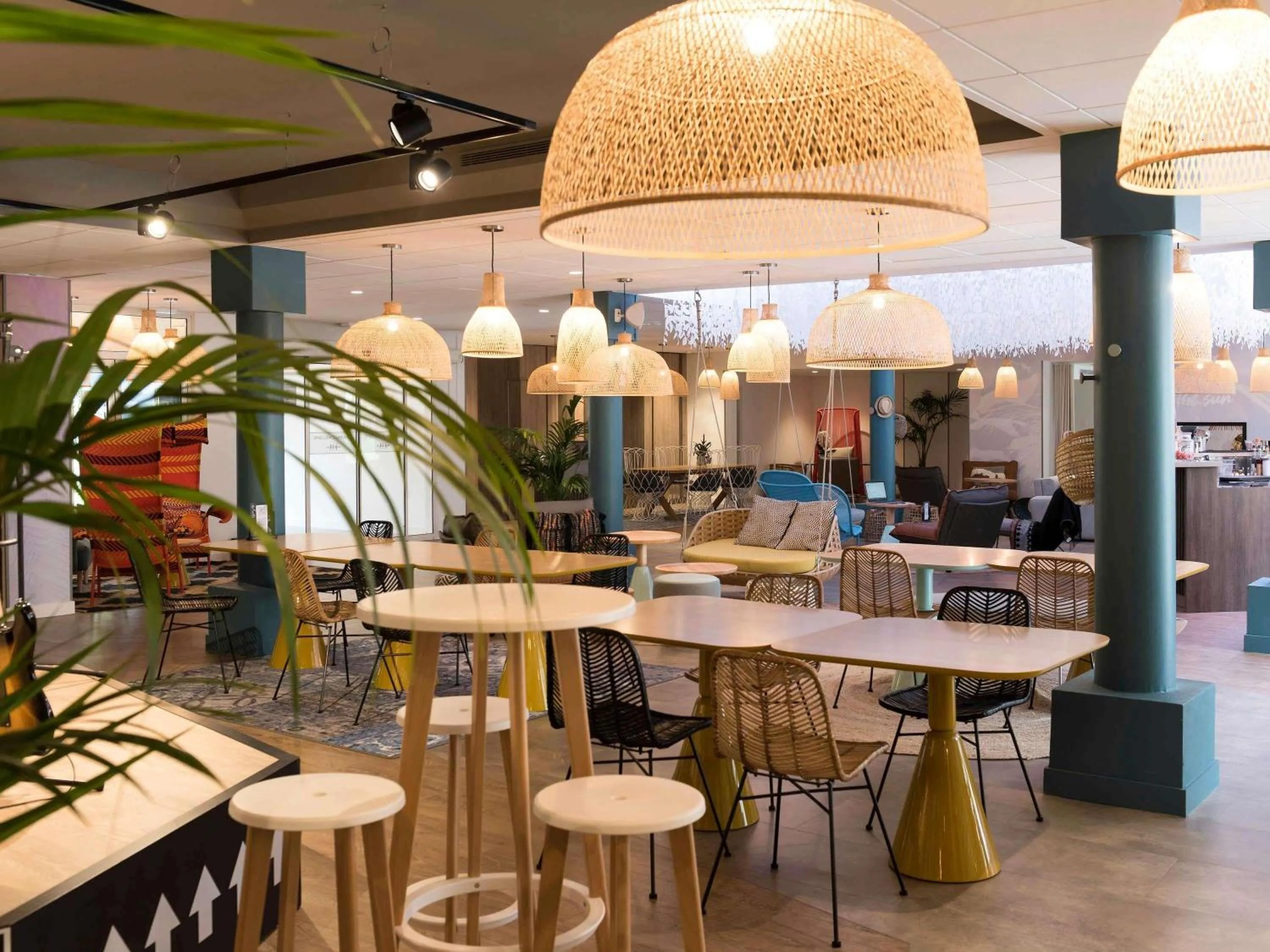 Restaurant/places to eat in Mercure Antibes Sophia Antipolis