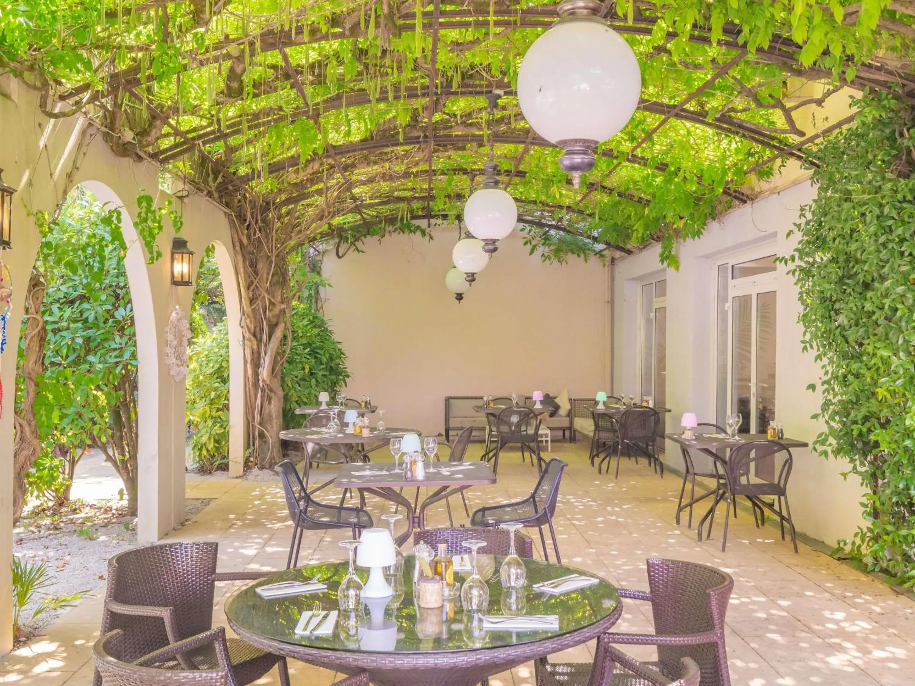Restaurant/places to eat in Mercure Antibes Sophia Antipolis Restaurant/places to eat in Mercure Antibes Sophia Antipolis