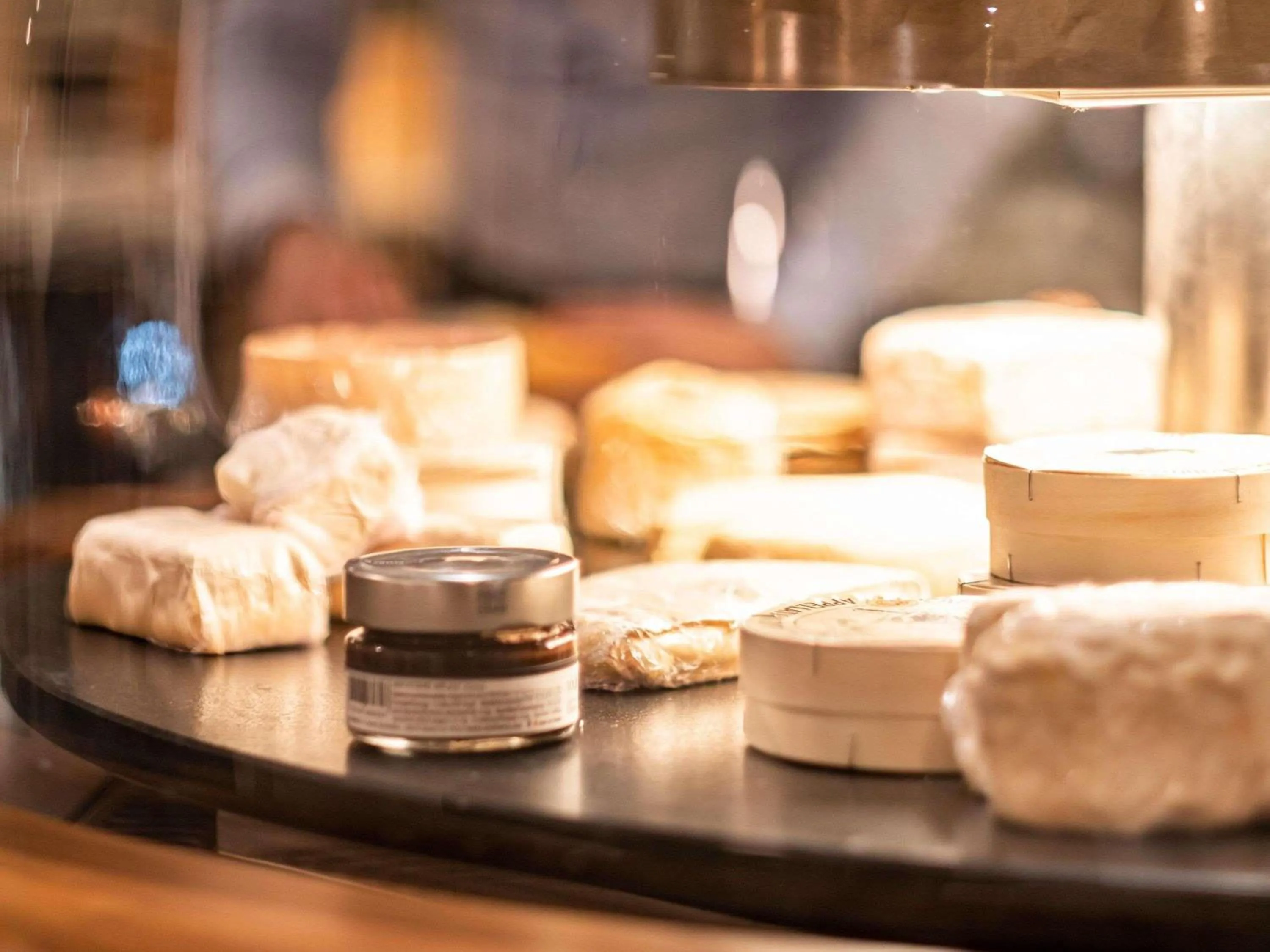 Restaurant/places to eat in Mercure Grenoble Centre Alpotel