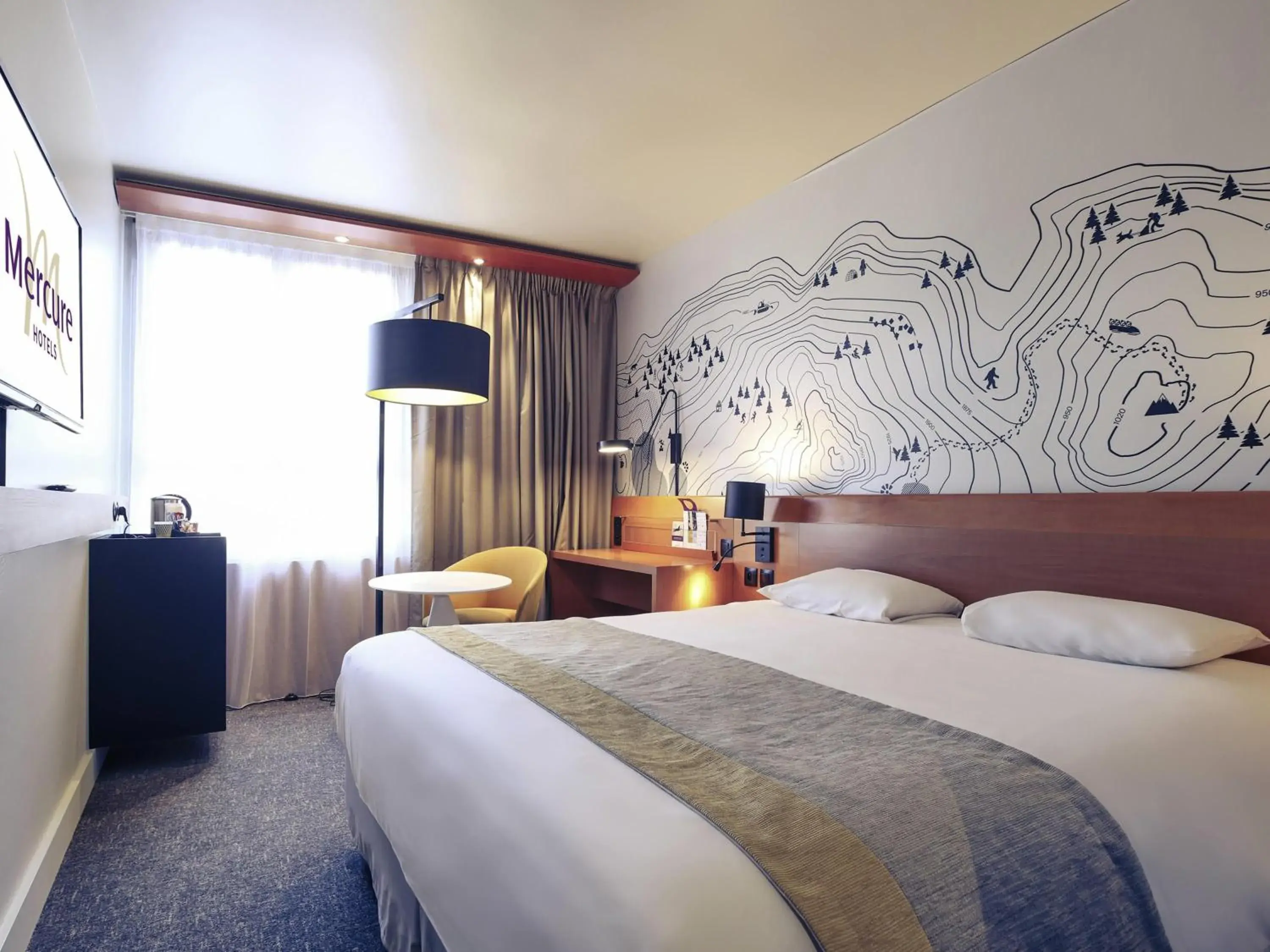 Bedroom, Bed in Mercure Grenoble Centre Alpotel Bedroom, Bed in Mercure Grenoble Centre Alpotel