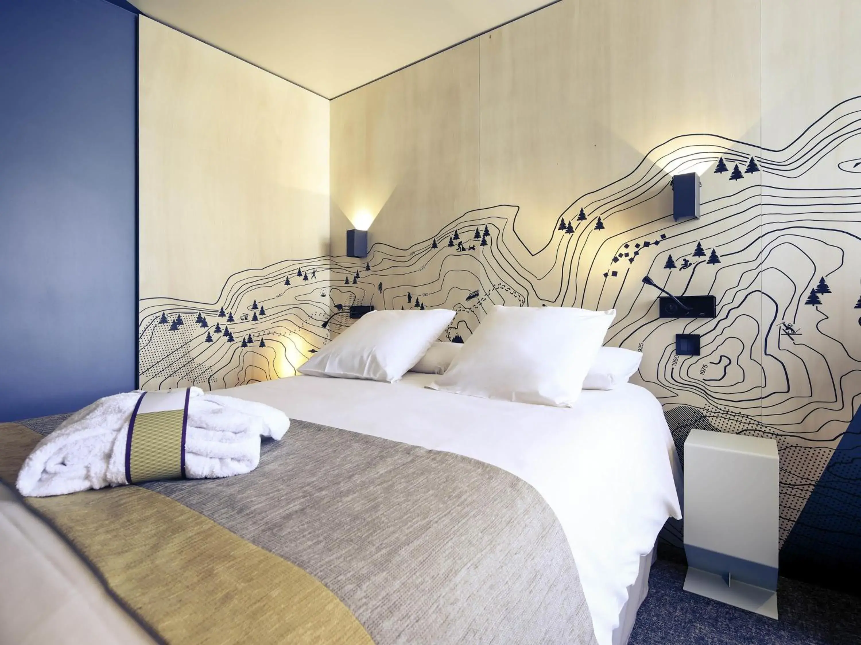 Bedroom, Bed in Mercure Grenoble Centre Alpotel Bedroom, Bed in Mercure Grenoble Centre Alpotel