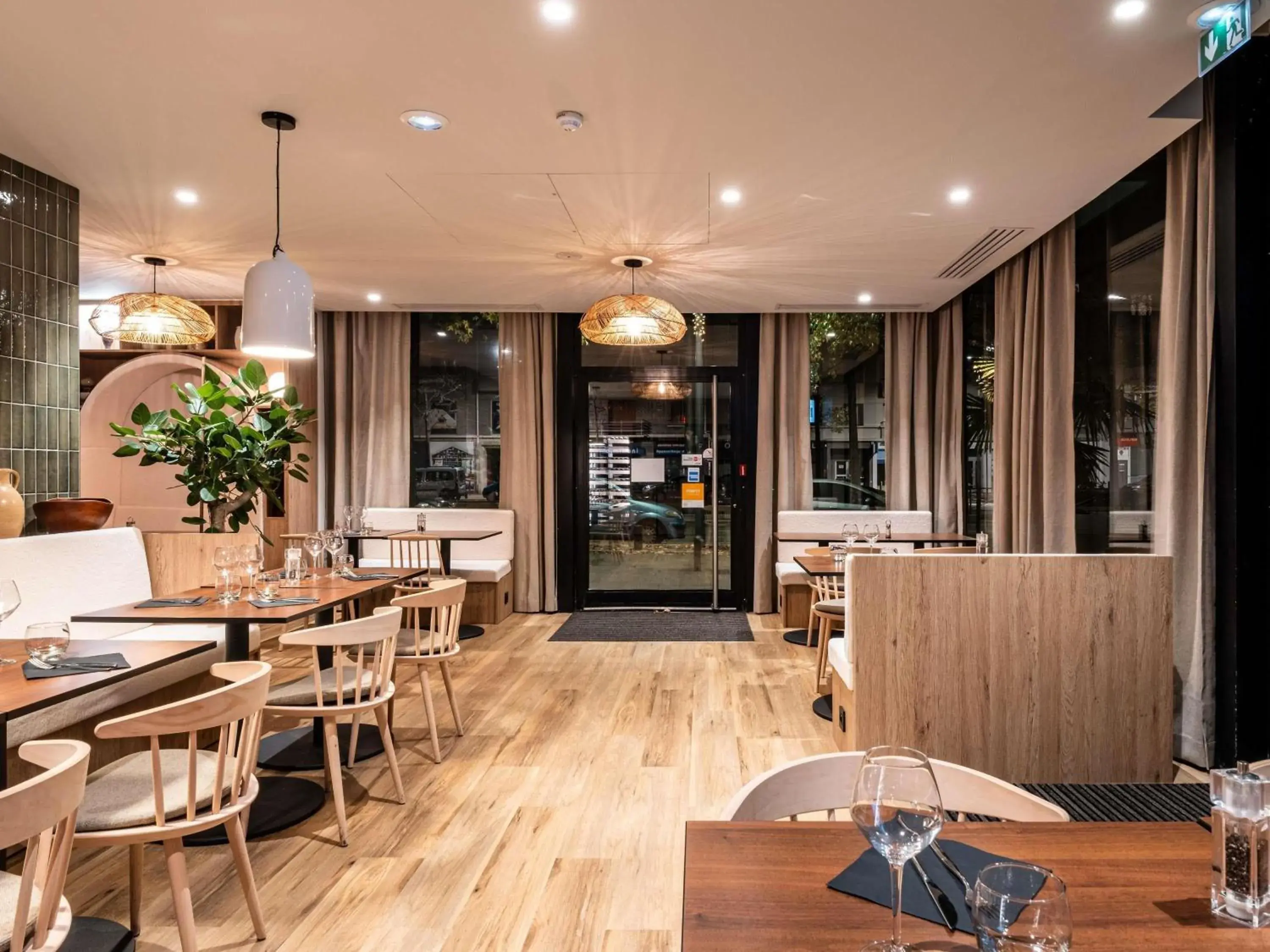 Restaurant/places to eat in Mercure Grenoble Centre Alpotel Restaurant/places to eat in Mercure Grenoble Centre Alpotel