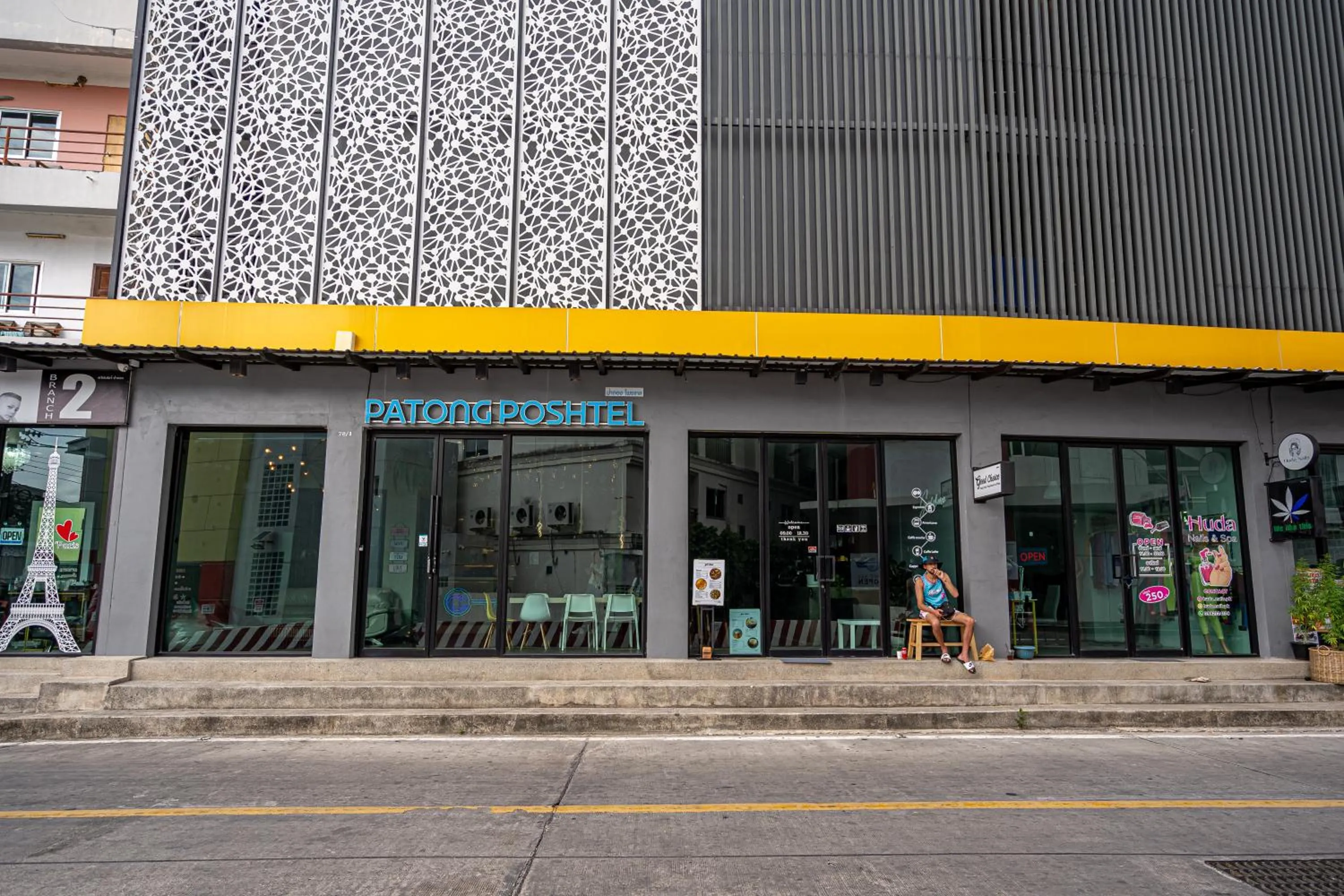 Property building in Patong Poshtel