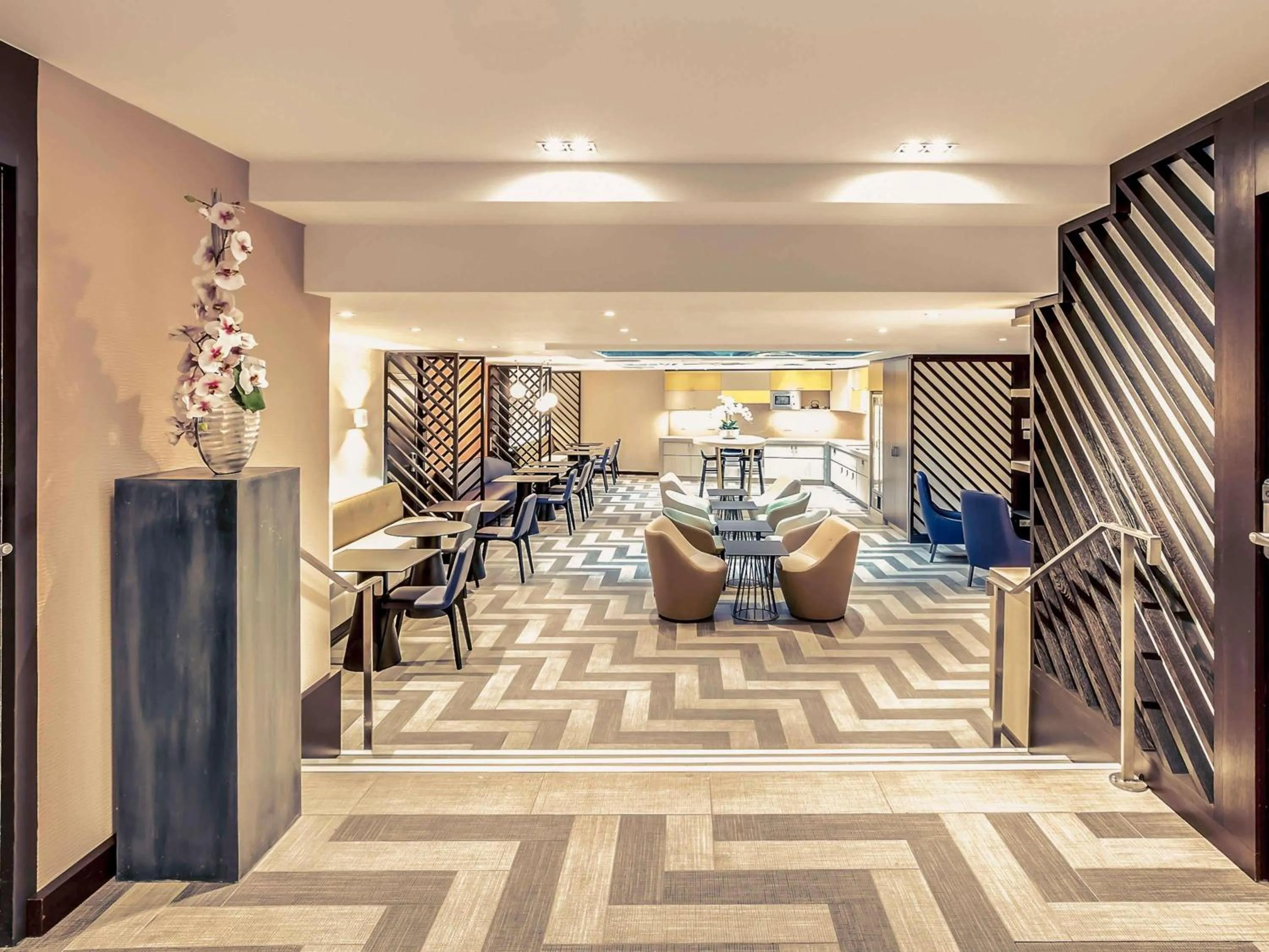 Property building in Mercure Paris Arc de Triomphe Etoile