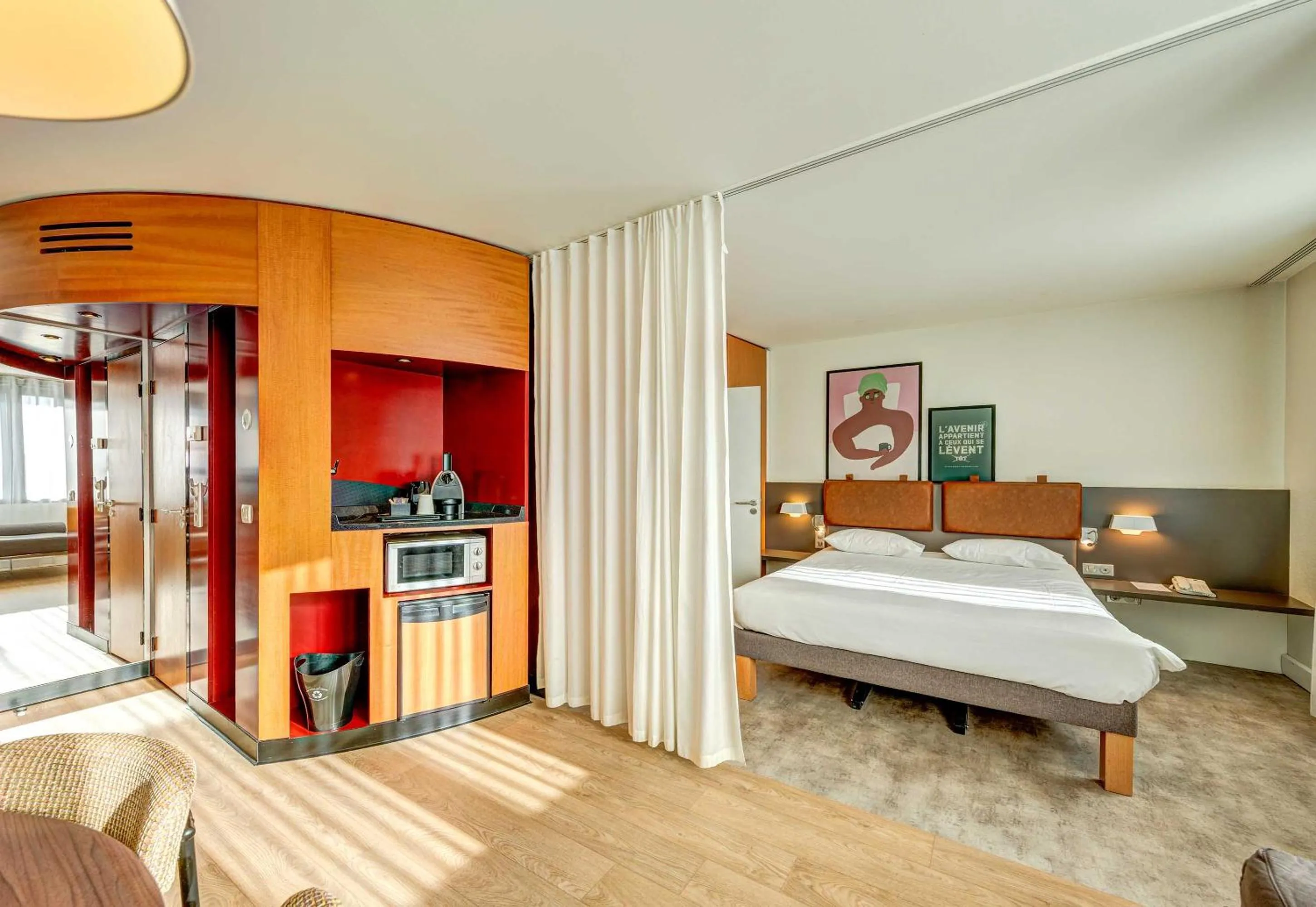 Bed in B&B HOME Paris Nord 18ème