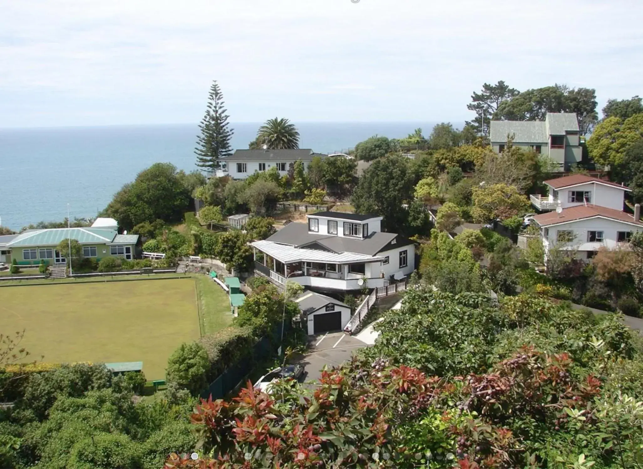 Property building in Bluff Hill Lighthouse B&B Property building in Bluff Hill Lighthouse B&B