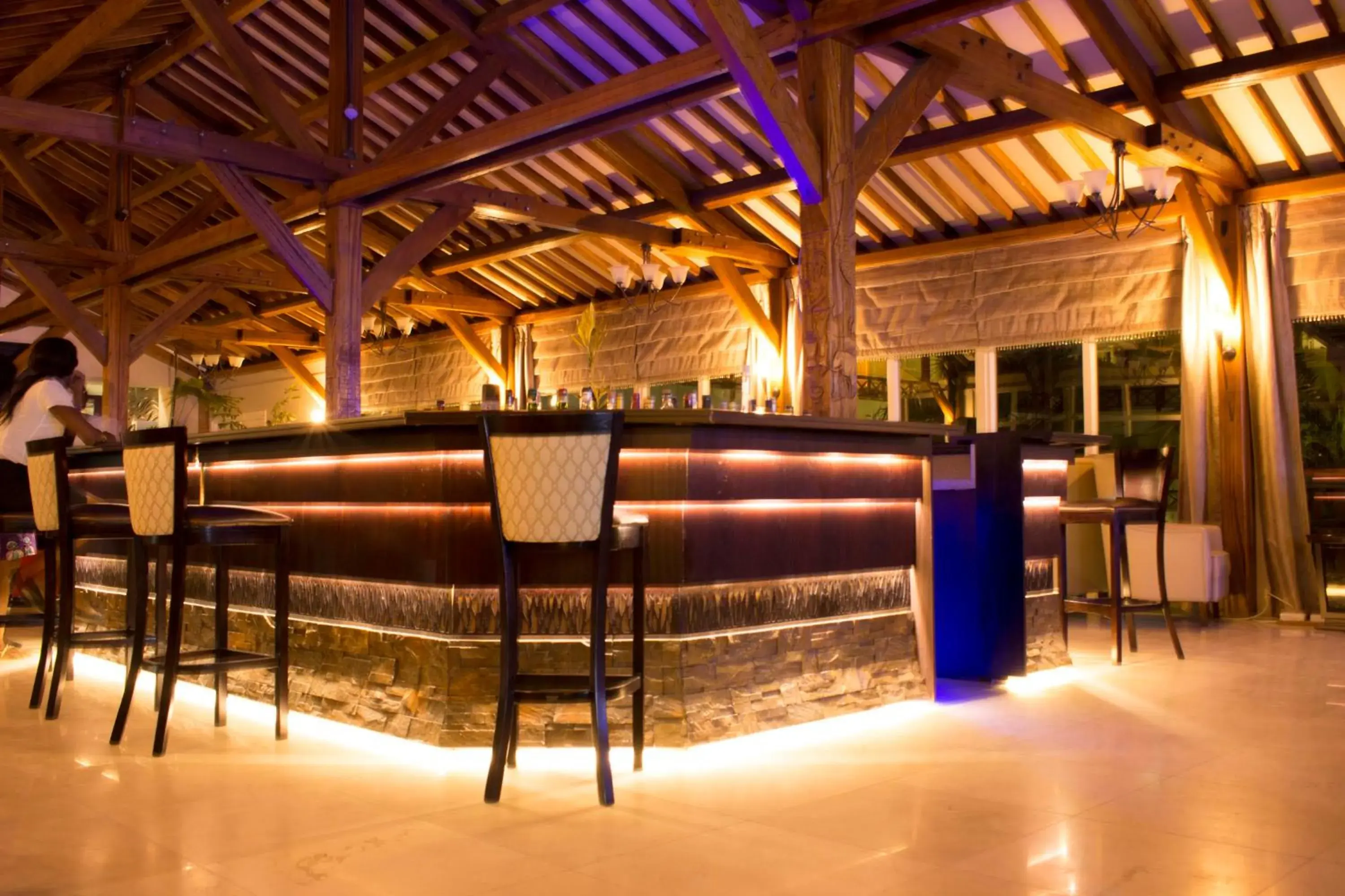 Lounge or bar in Best Western Plus Accra Beach Hotel Lounge or bar in Best Western Plus Accra Beach Hotel