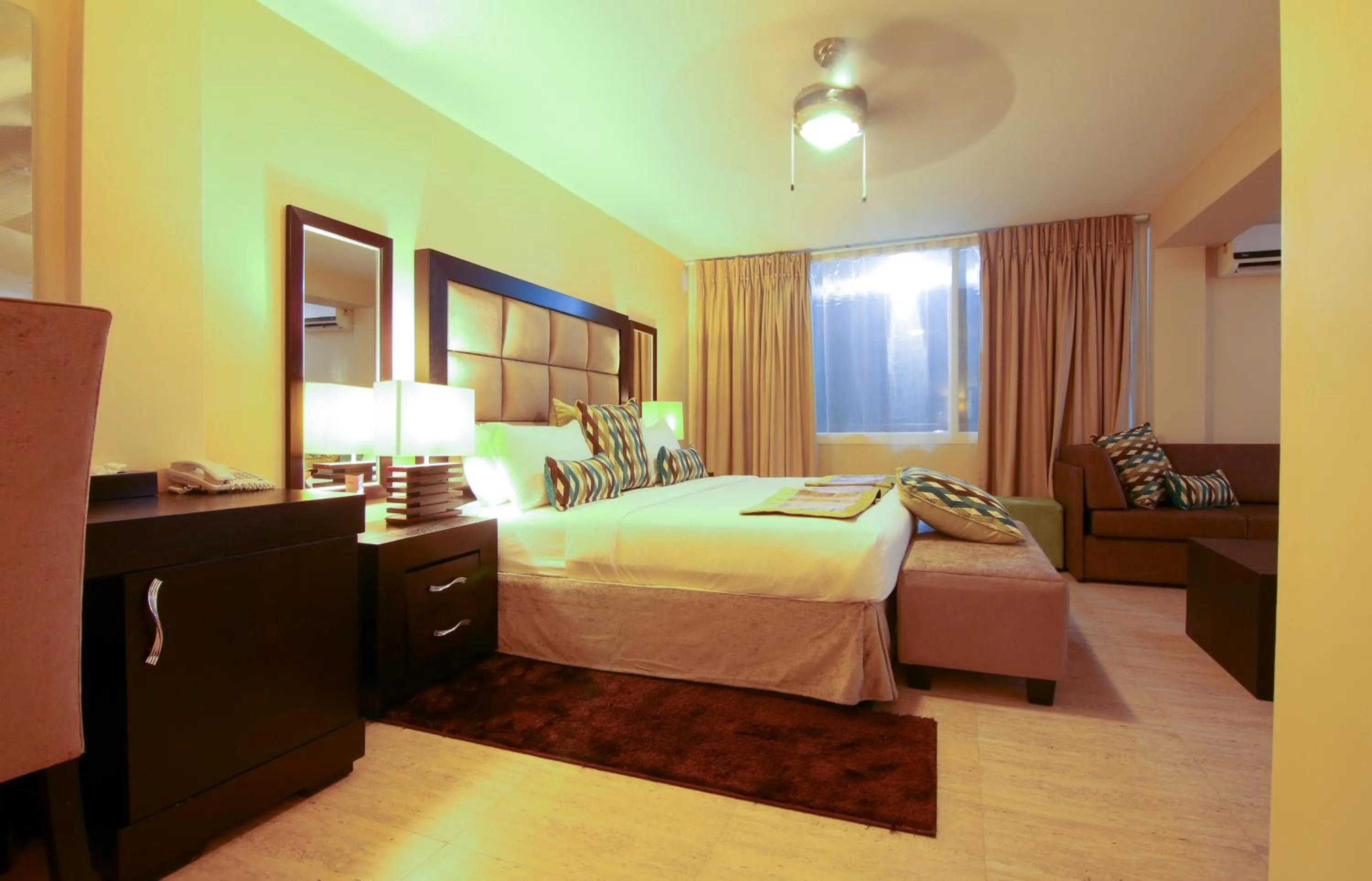 Bed in Best Western Plus Accra Beach Hotel