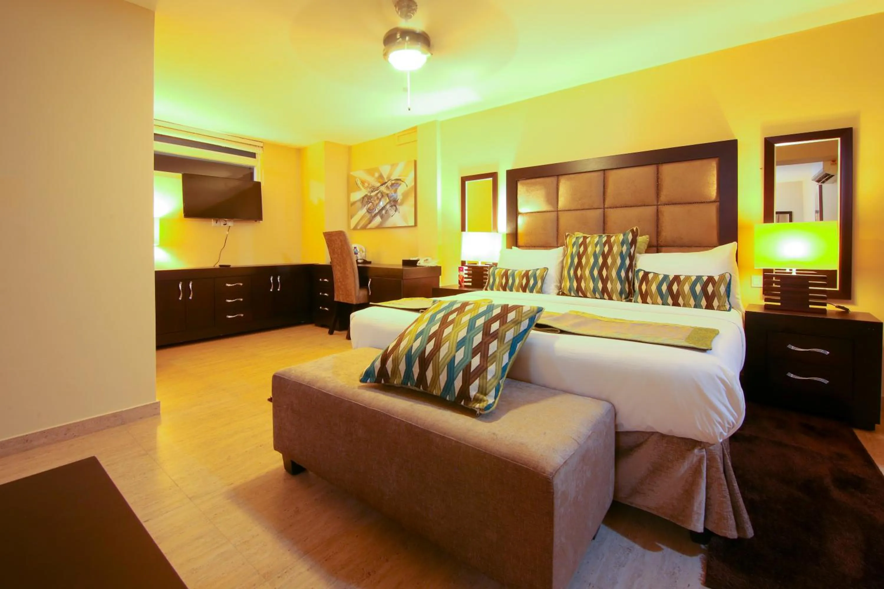 Bed in Best Western Plus Accra Beach Hotel