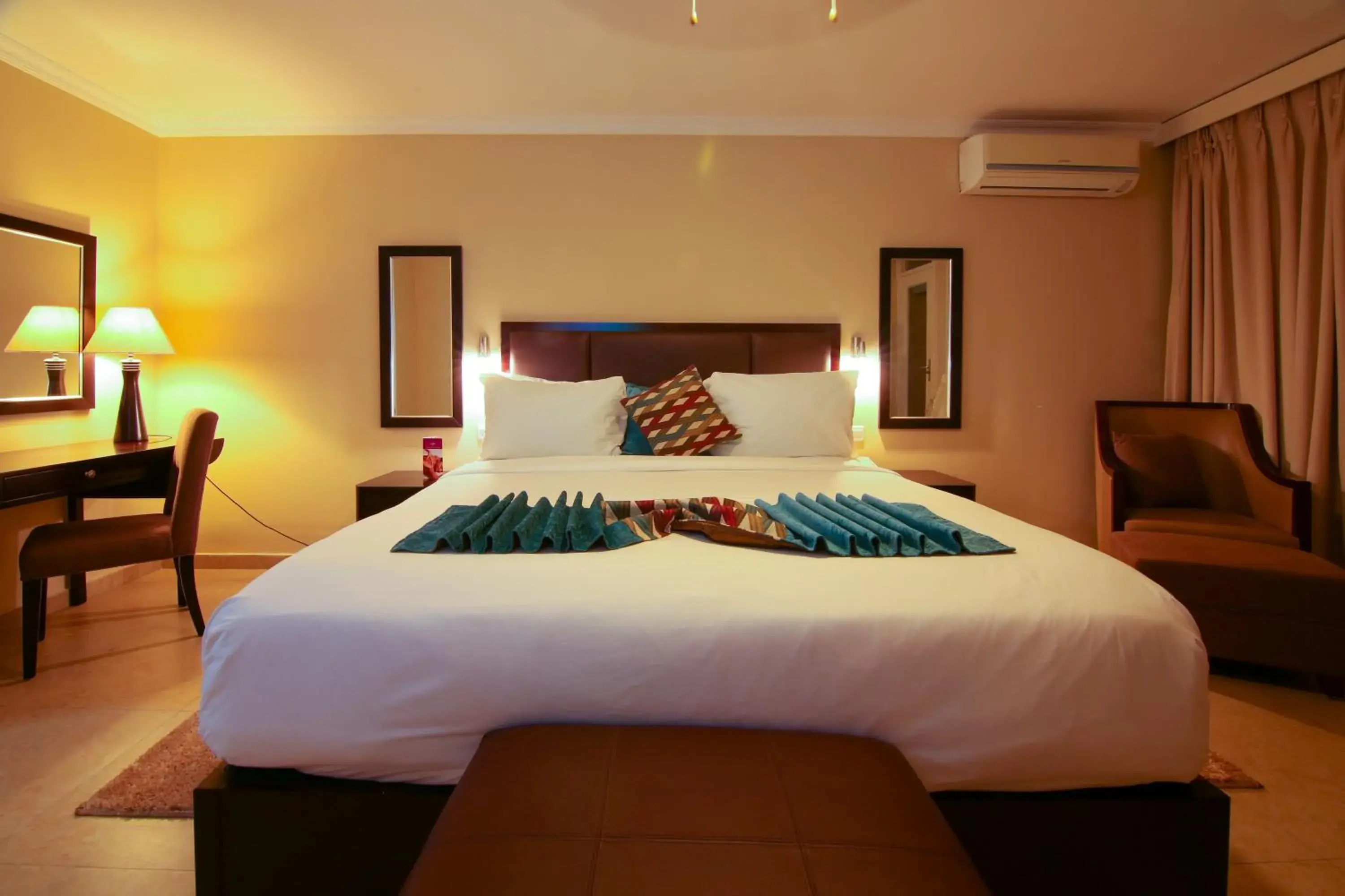 Bed in Best Western Plus Accra Beach Hotel Bed in Best Western Plus Accra Beach Hotel