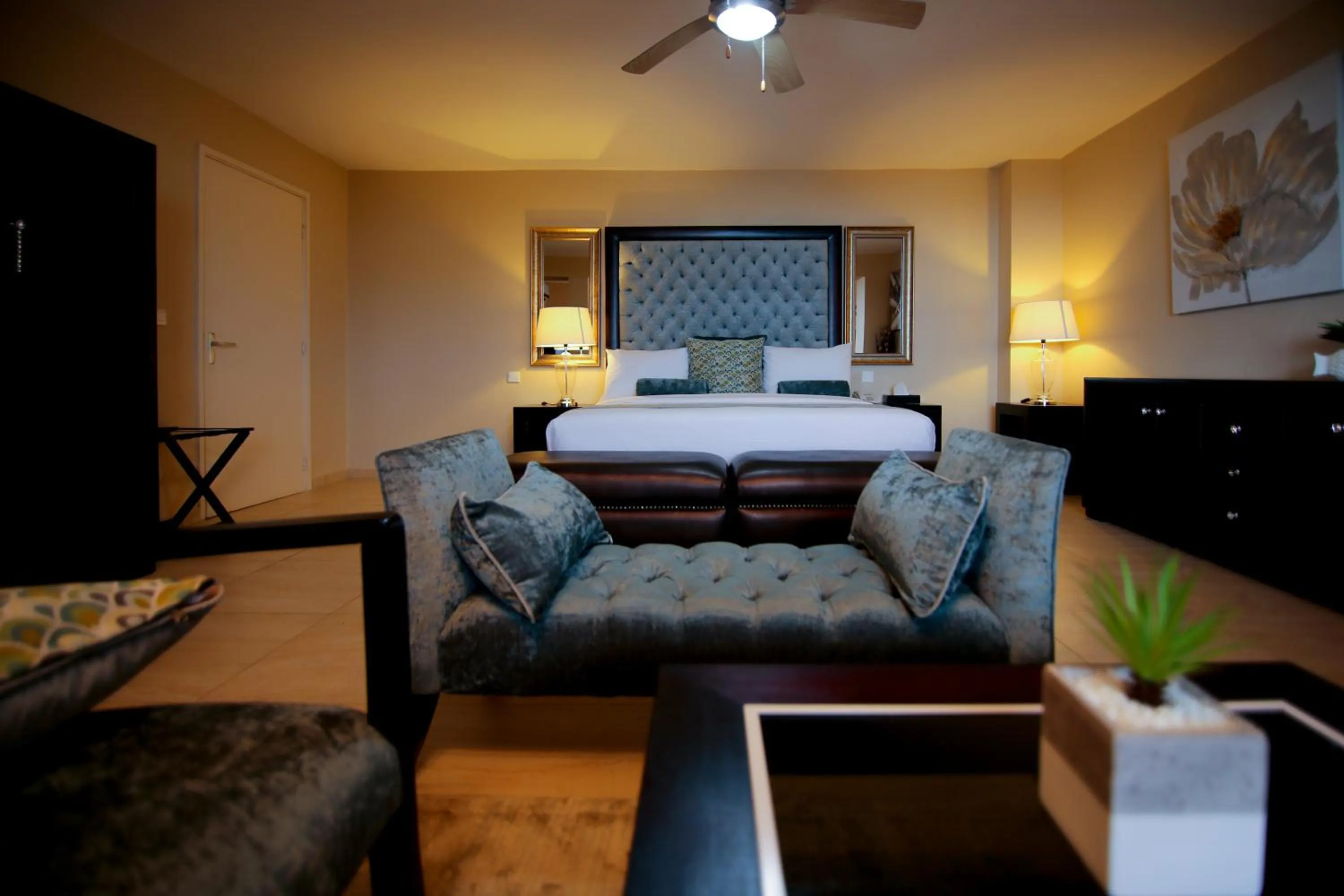 Bed in Best Western Plus Accra Beach Hotel