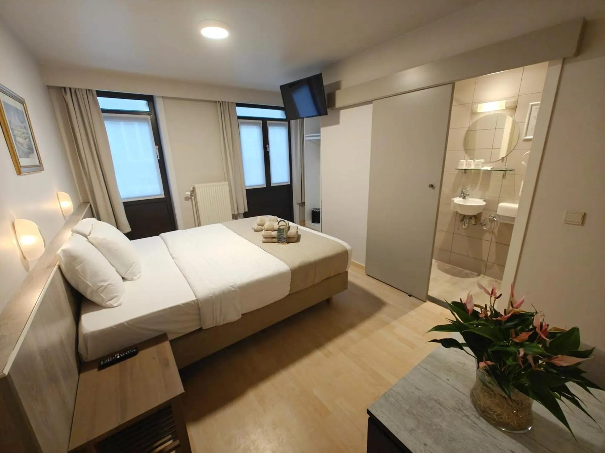 Photo of the whole room, Bed in Hotel Tropicana