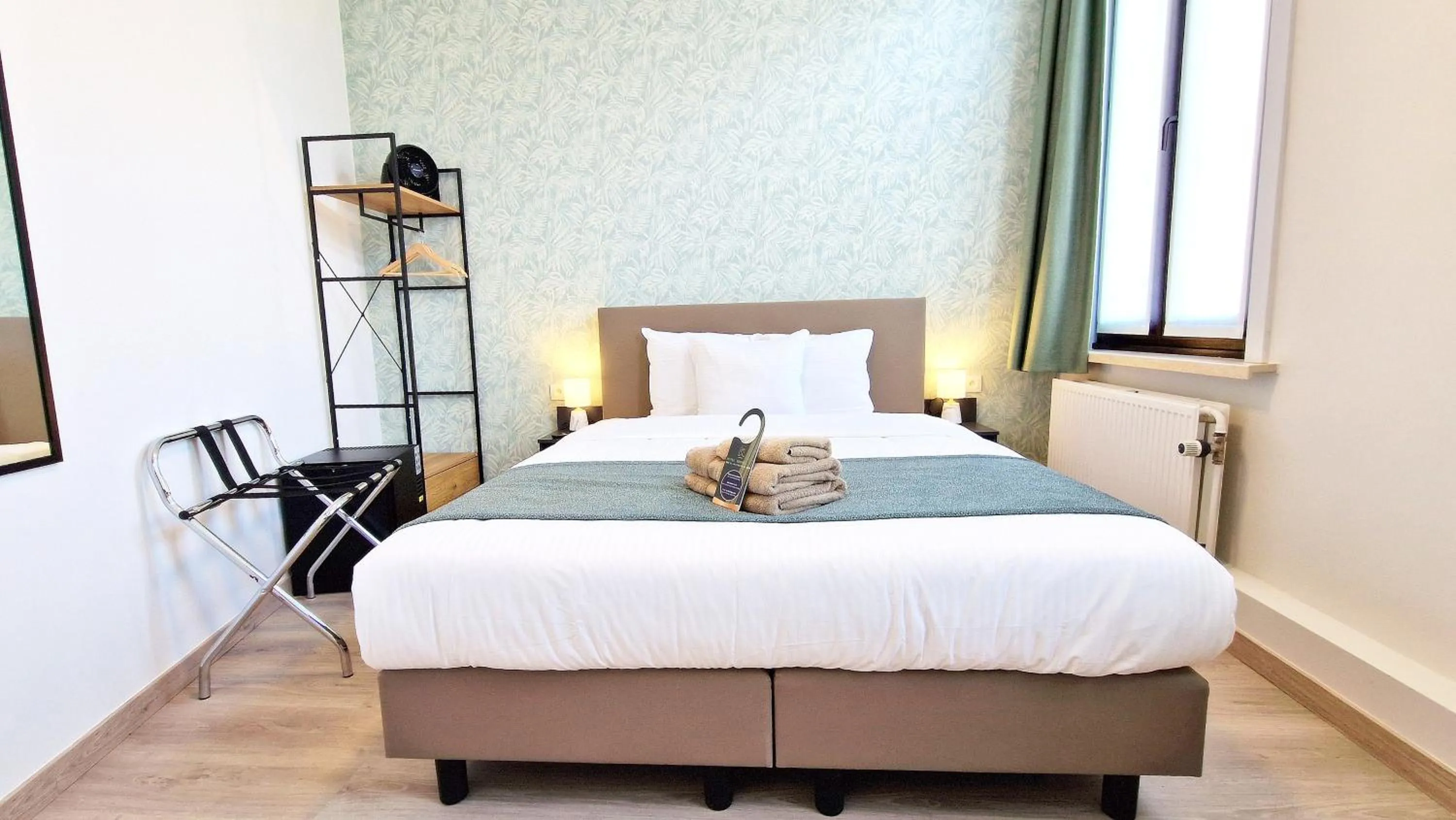 Bedroom, Bed in Hotel Tropicana