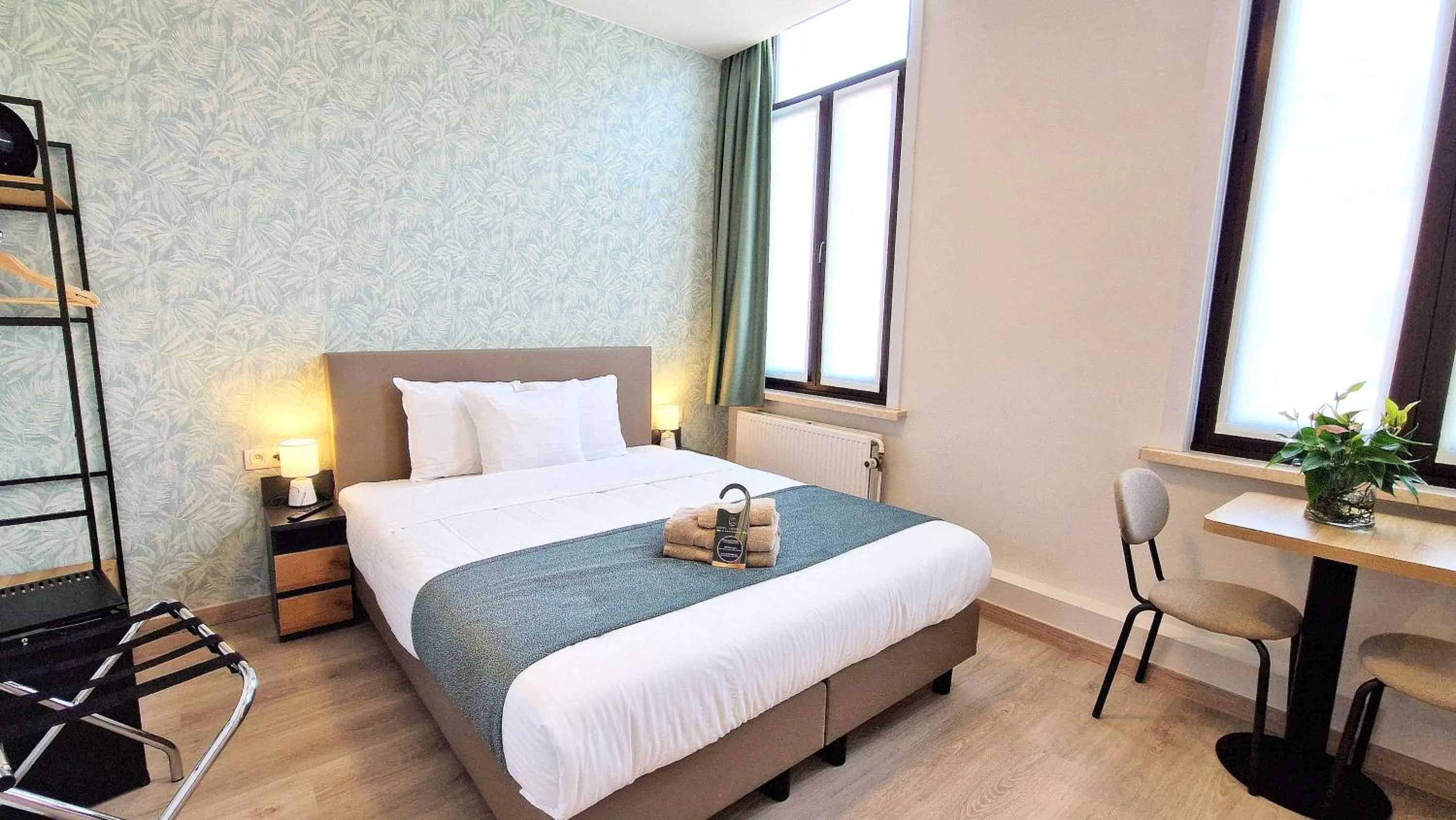 Bedroom, Bed in Hotel Tropicana