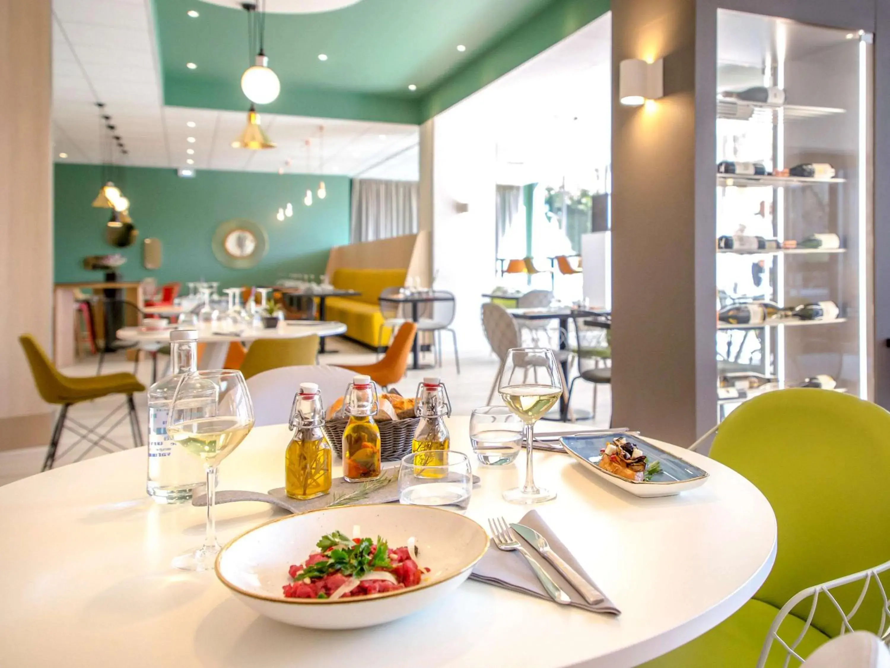 Restaurant/places to eat in Mercure Cavaillon Restaurant/places to eat in Mercure Cavaillon