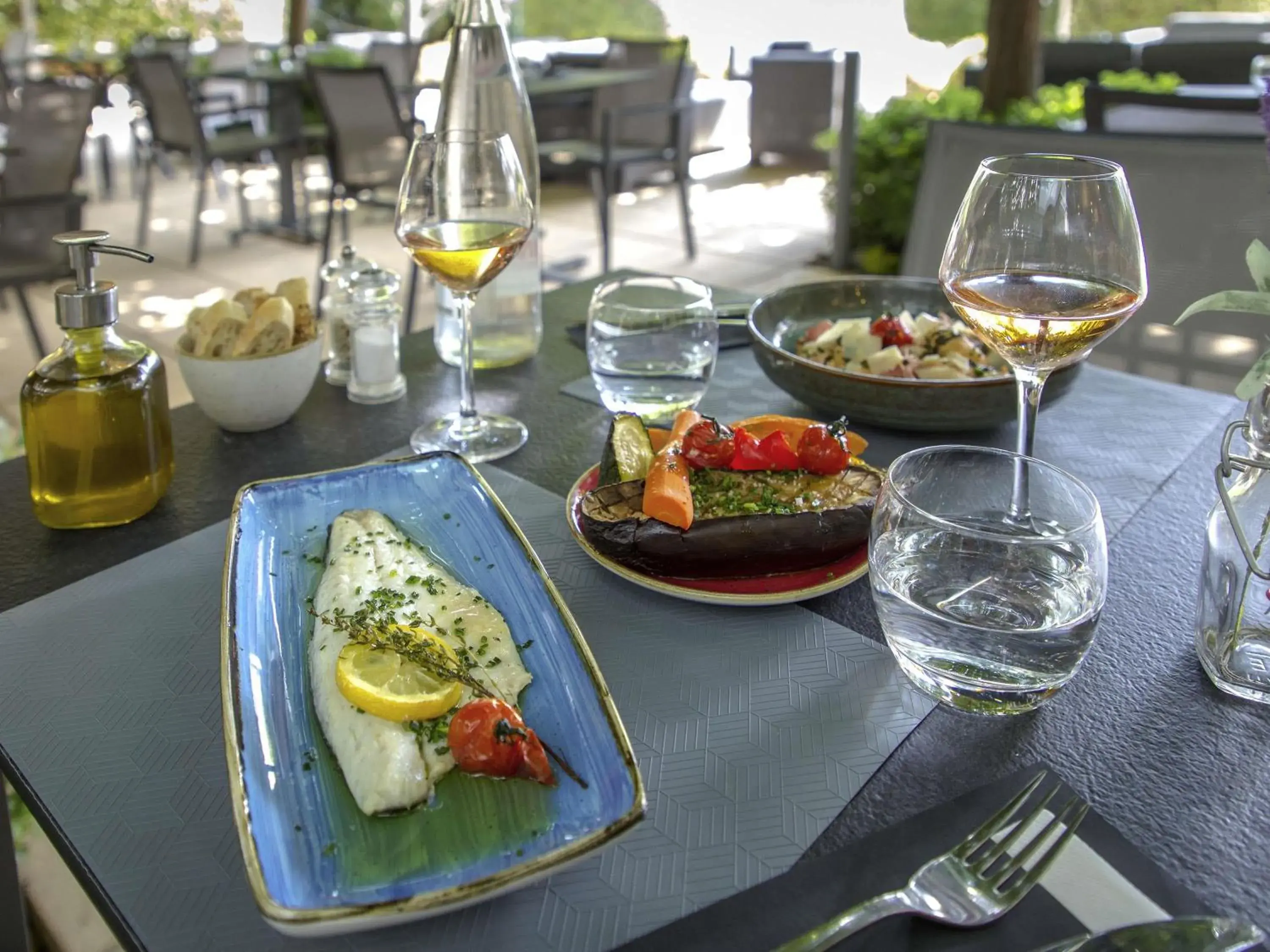 Restaurant/places to eat in Mercure Cavaillon Restaurant/places to eat in Mercure Cavaillon