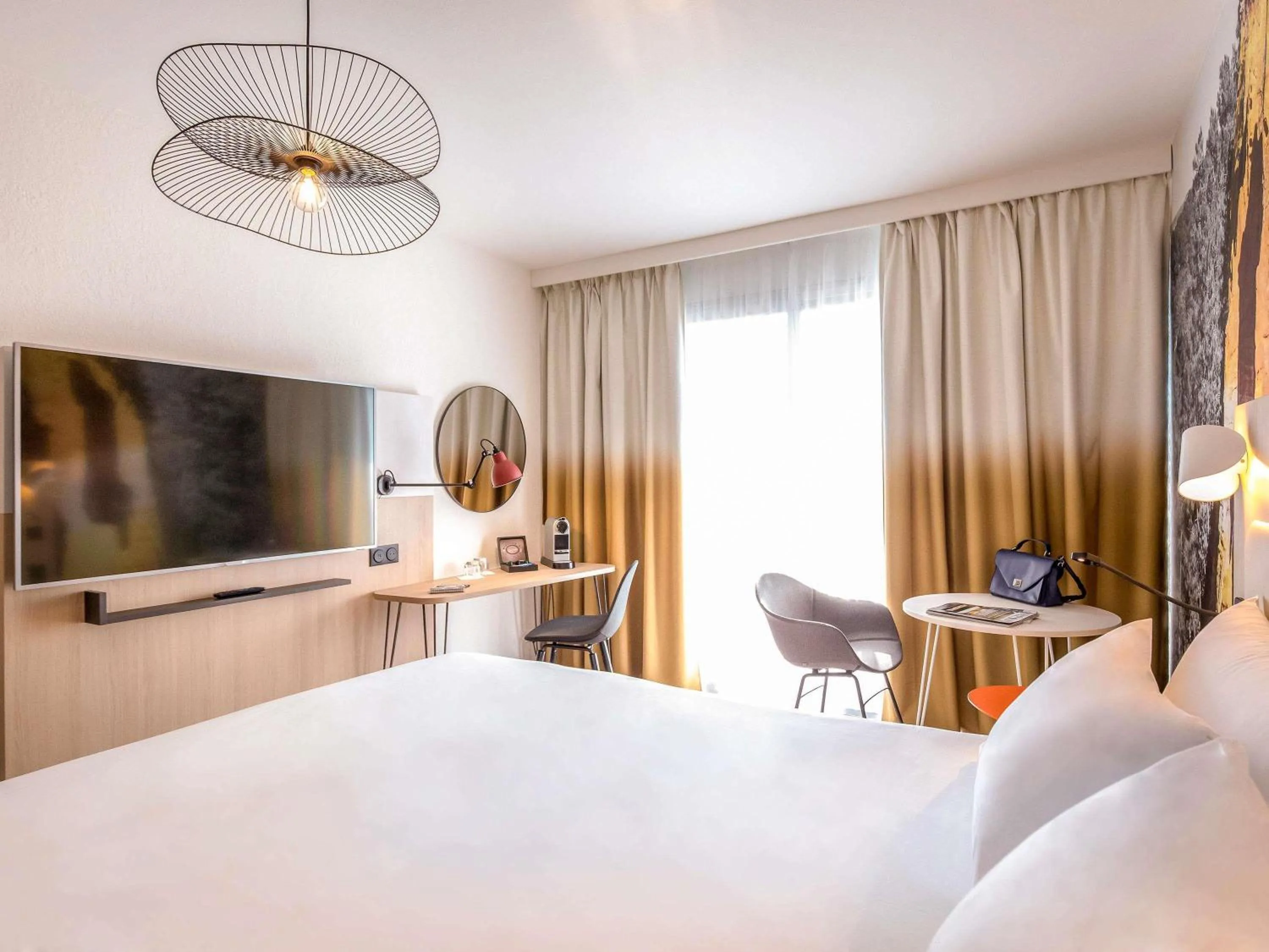 Bedroom, Bed in Mercure Cavaillon