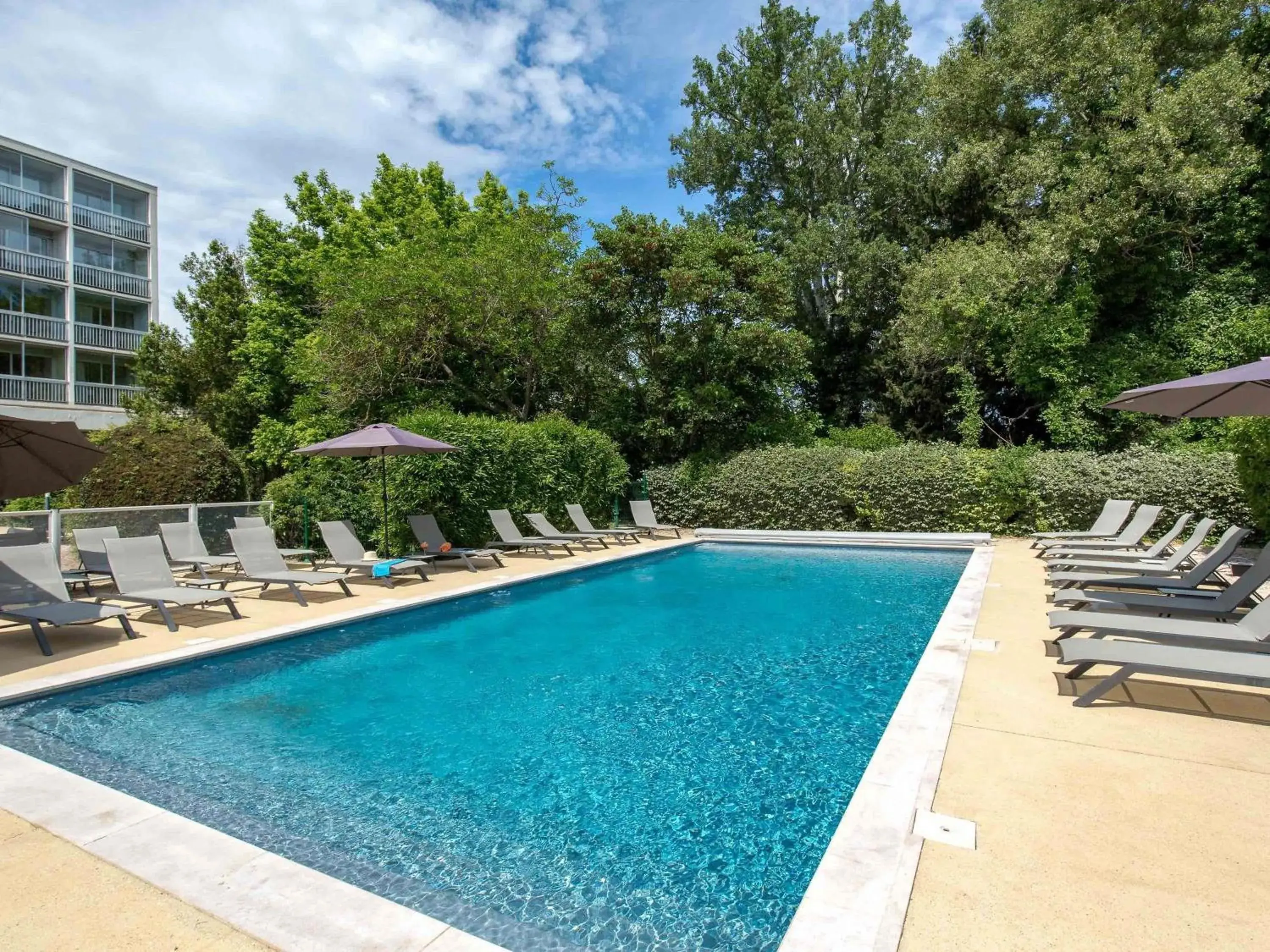 Pool view in Mercure Cavaillon Pool view in Mercure Cavaillon