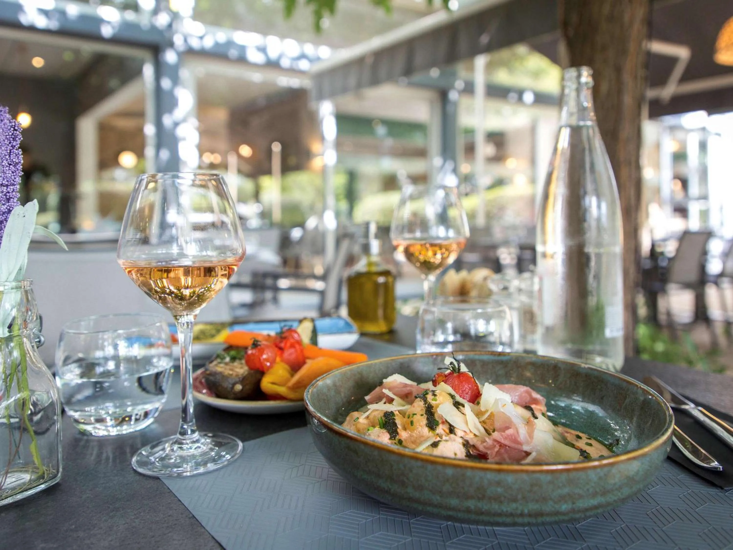 Restaurant/places to eat in Mercure Cavaillon