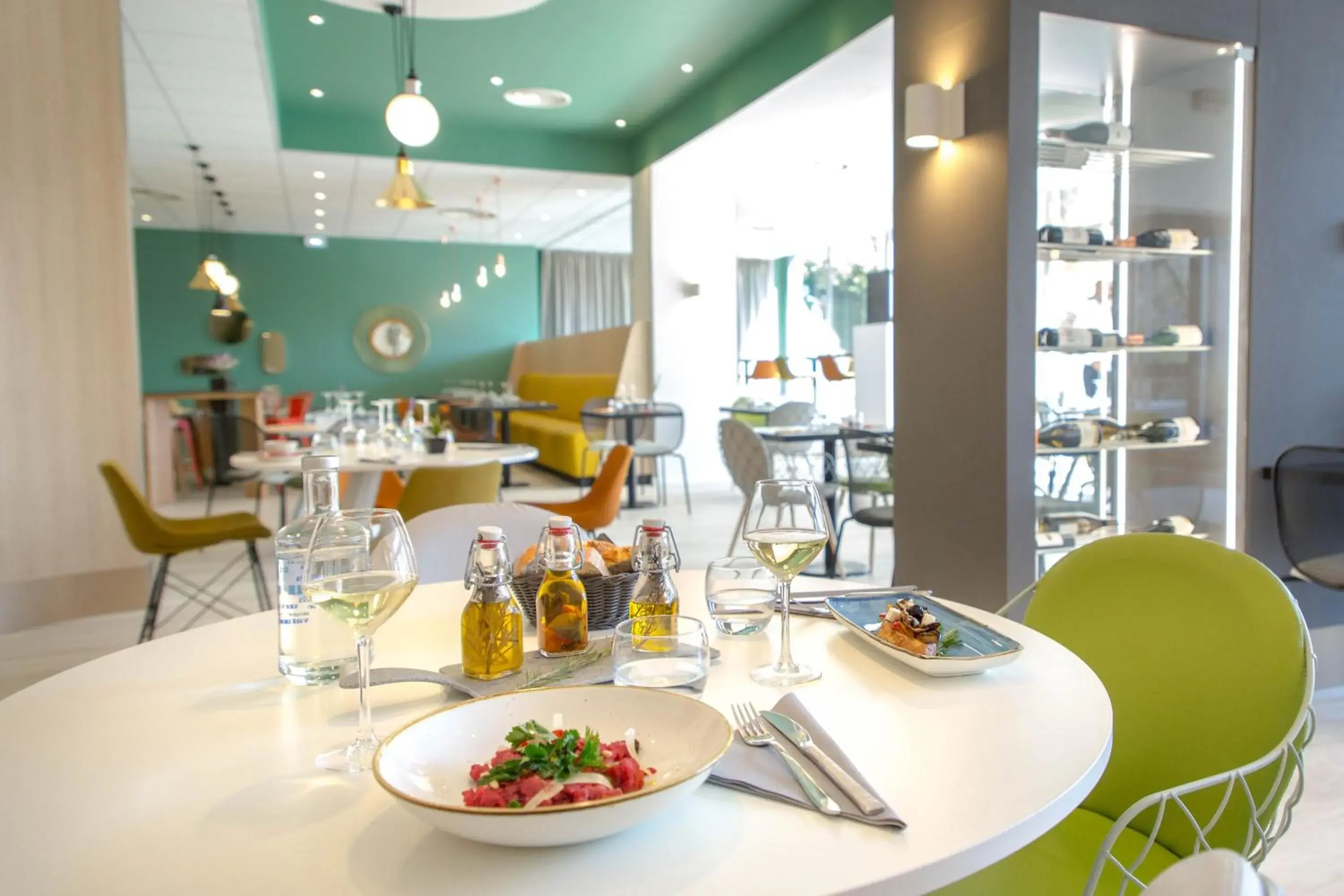 Restaurant/places to eat in Mercure Cavaillon Restaurant/places to eat in Mercure Cavaillon