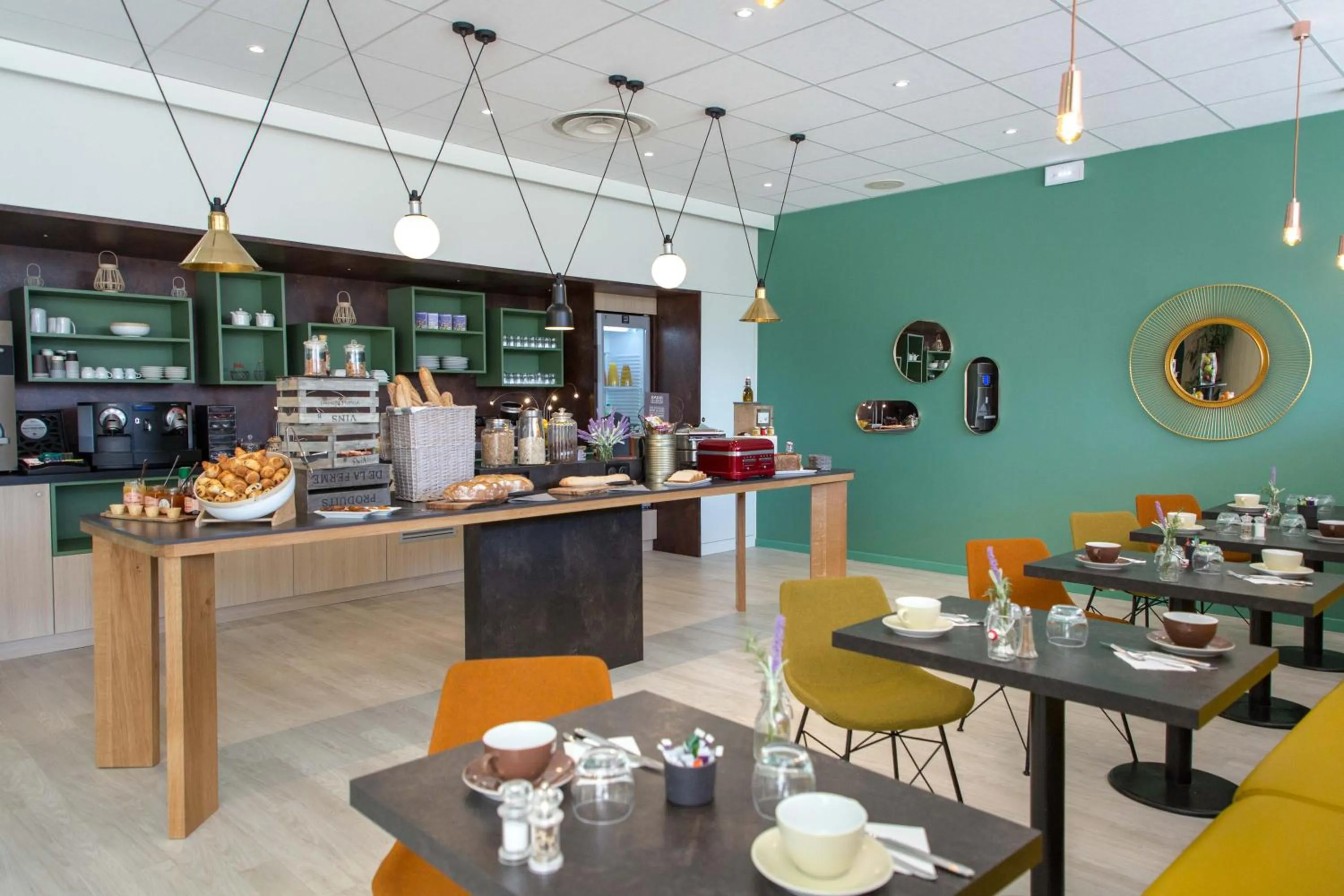 Buffet breakfast in Mercure Cavaillon