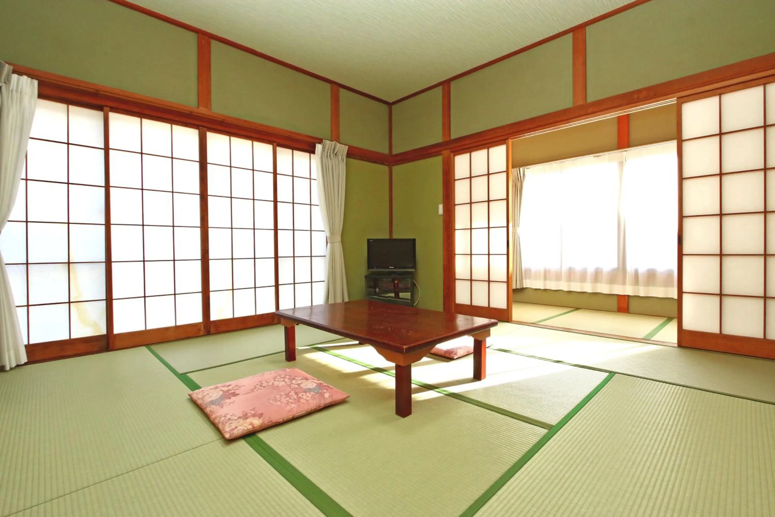 Photo of the whole room in Hanamizuki