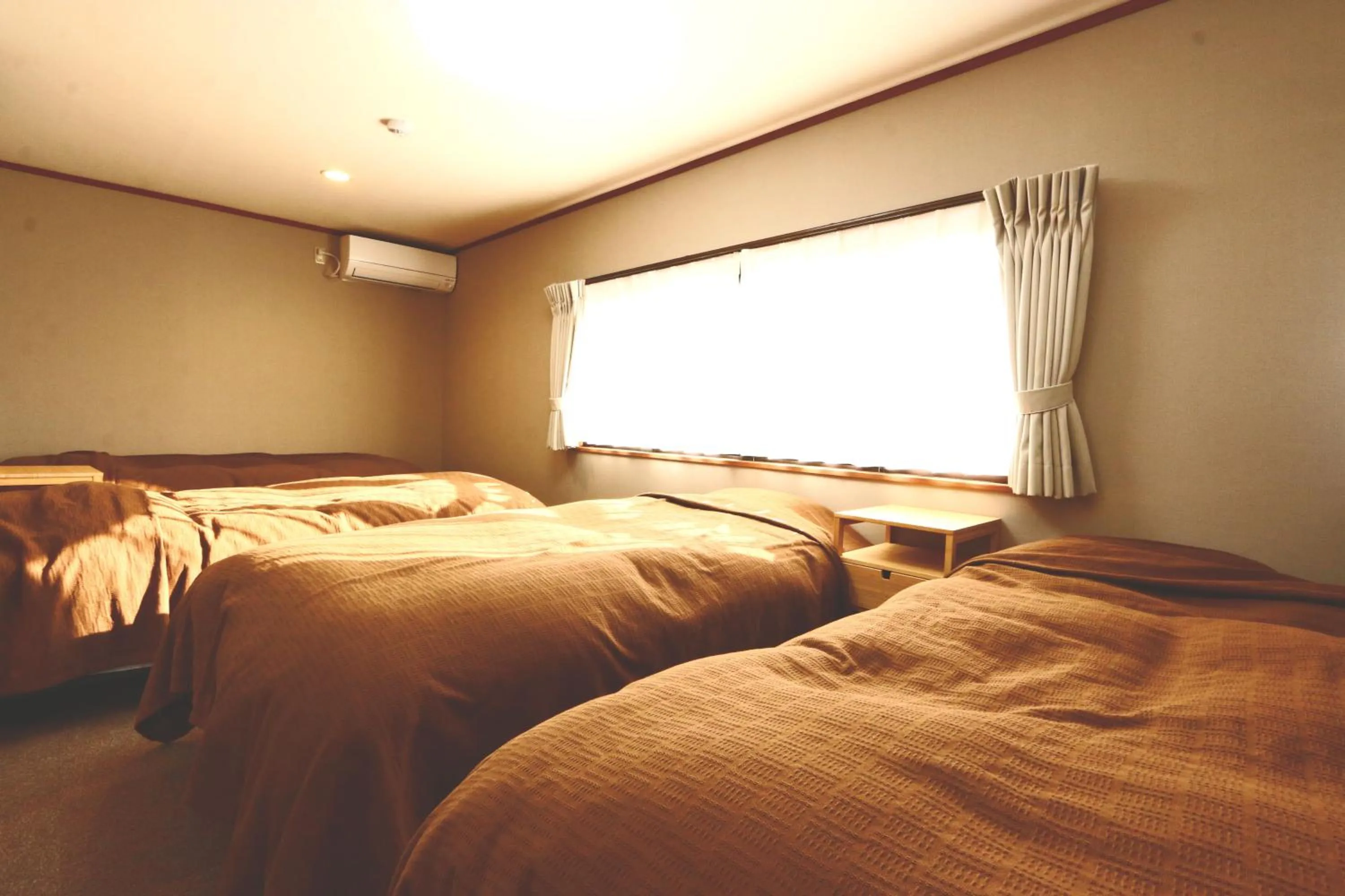 Photo of the whole room, Bed in Hanamizuki