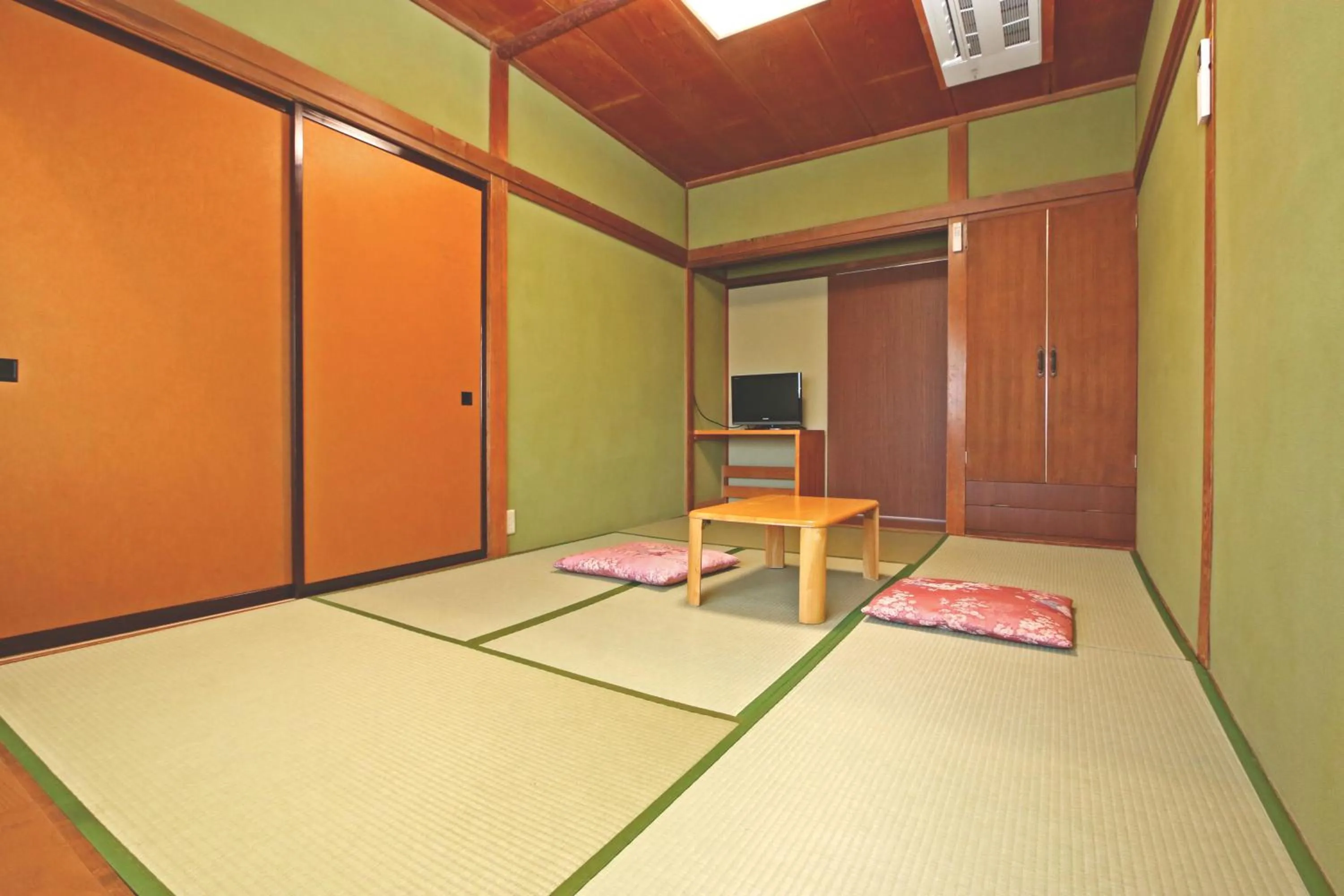 Photo of the whole room in Hanamizuki