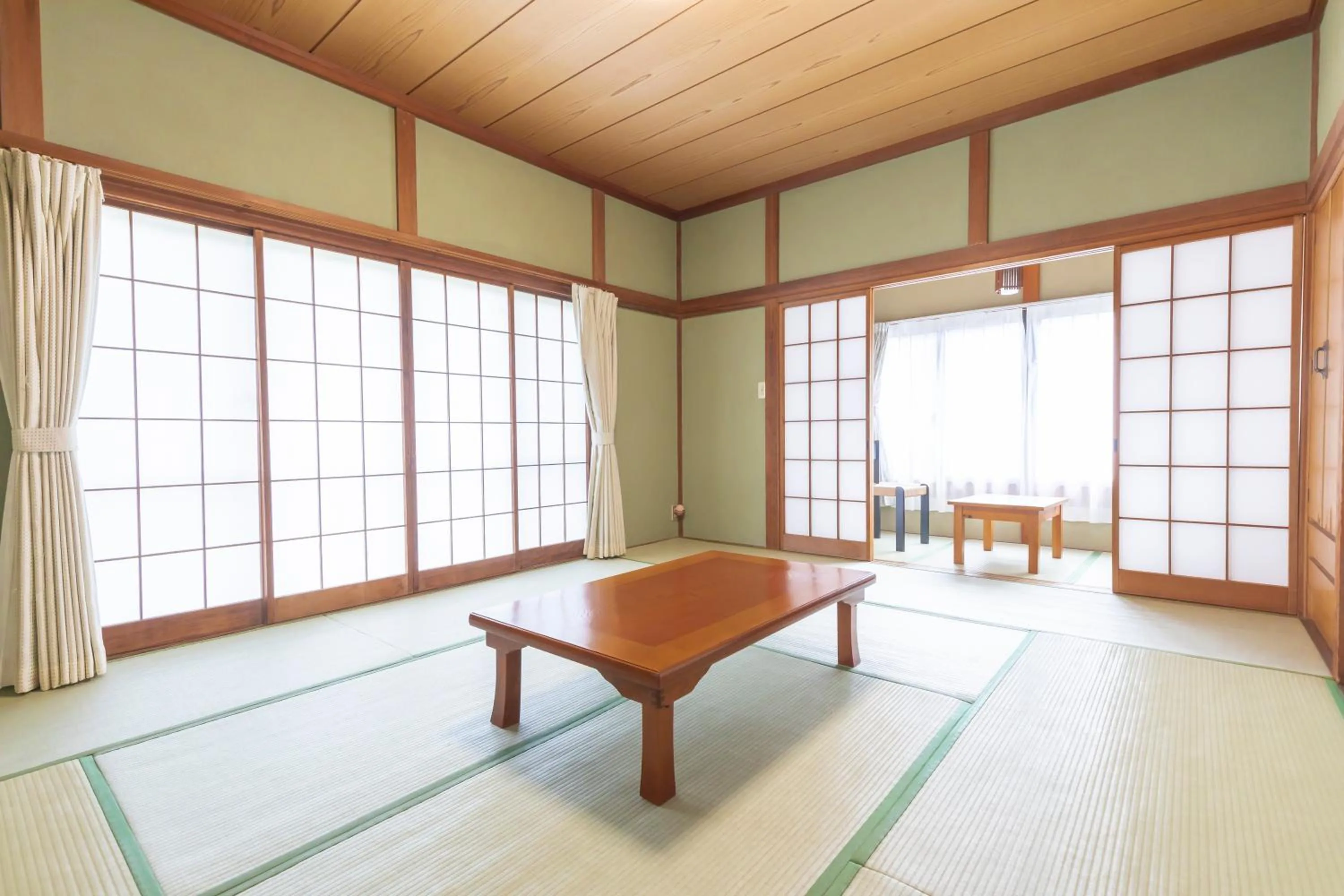 Photo of the whole room in Hanamizuki