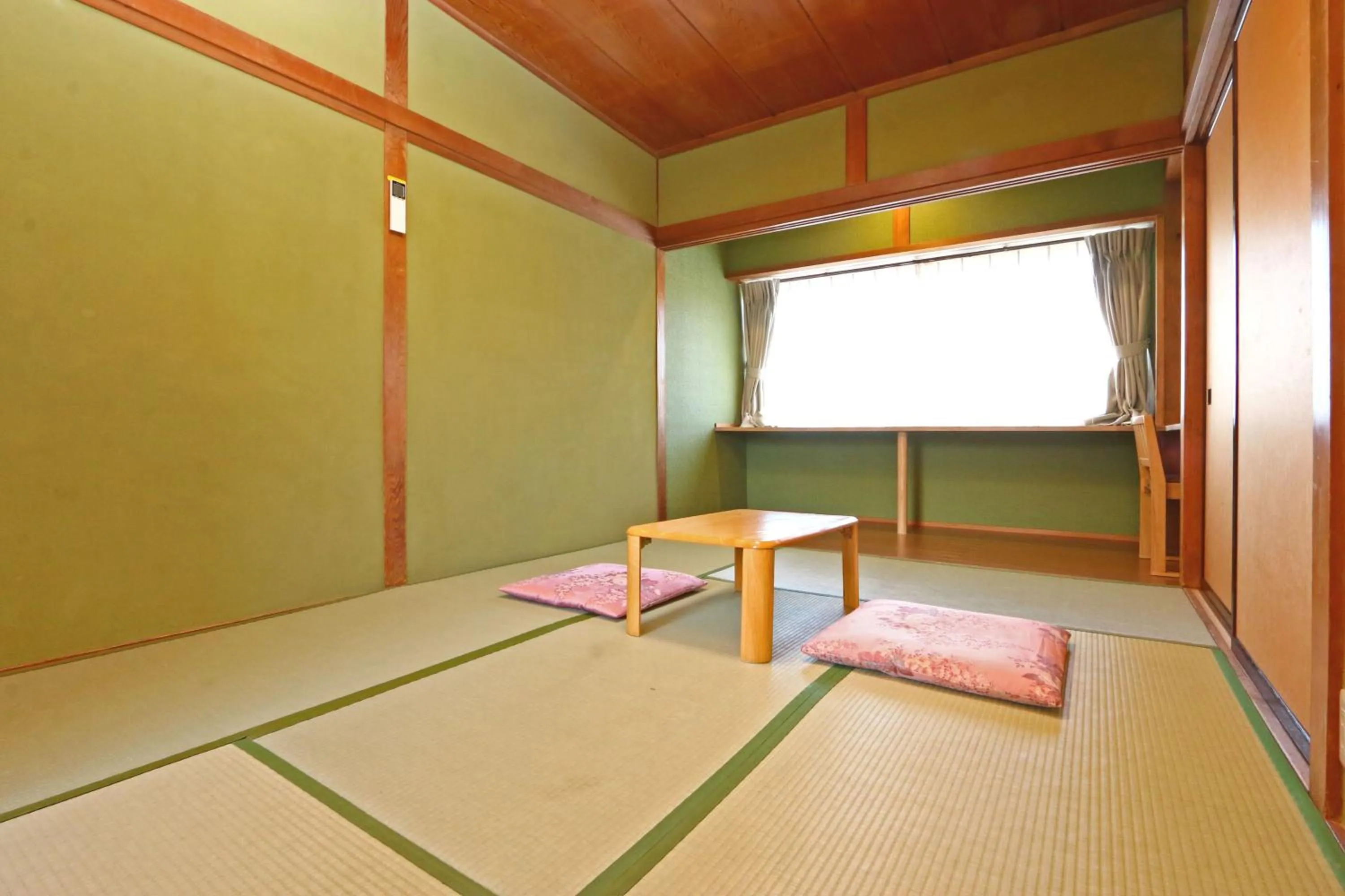 Photo of the whole room in Hanamizuki