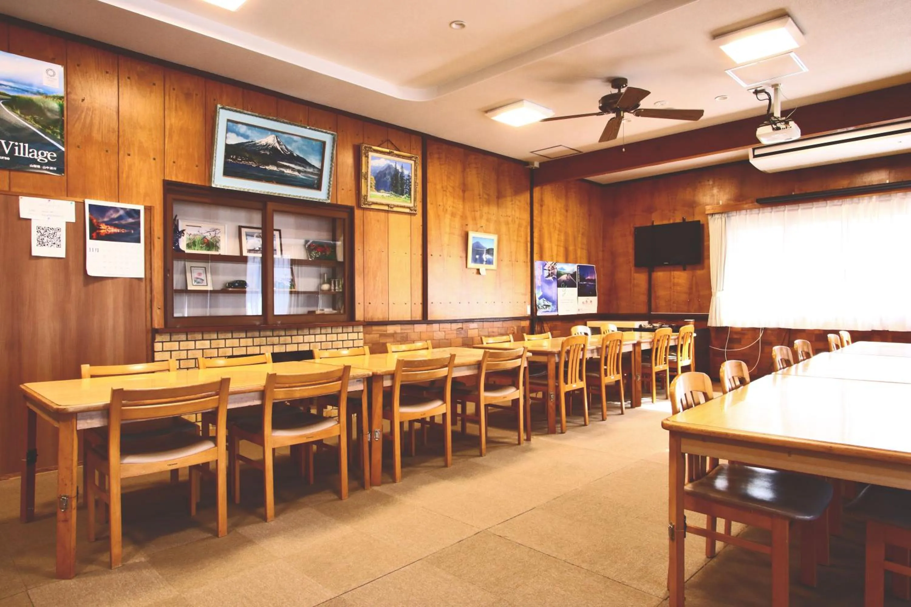 Restaurant/places to eat in Hanamizuki