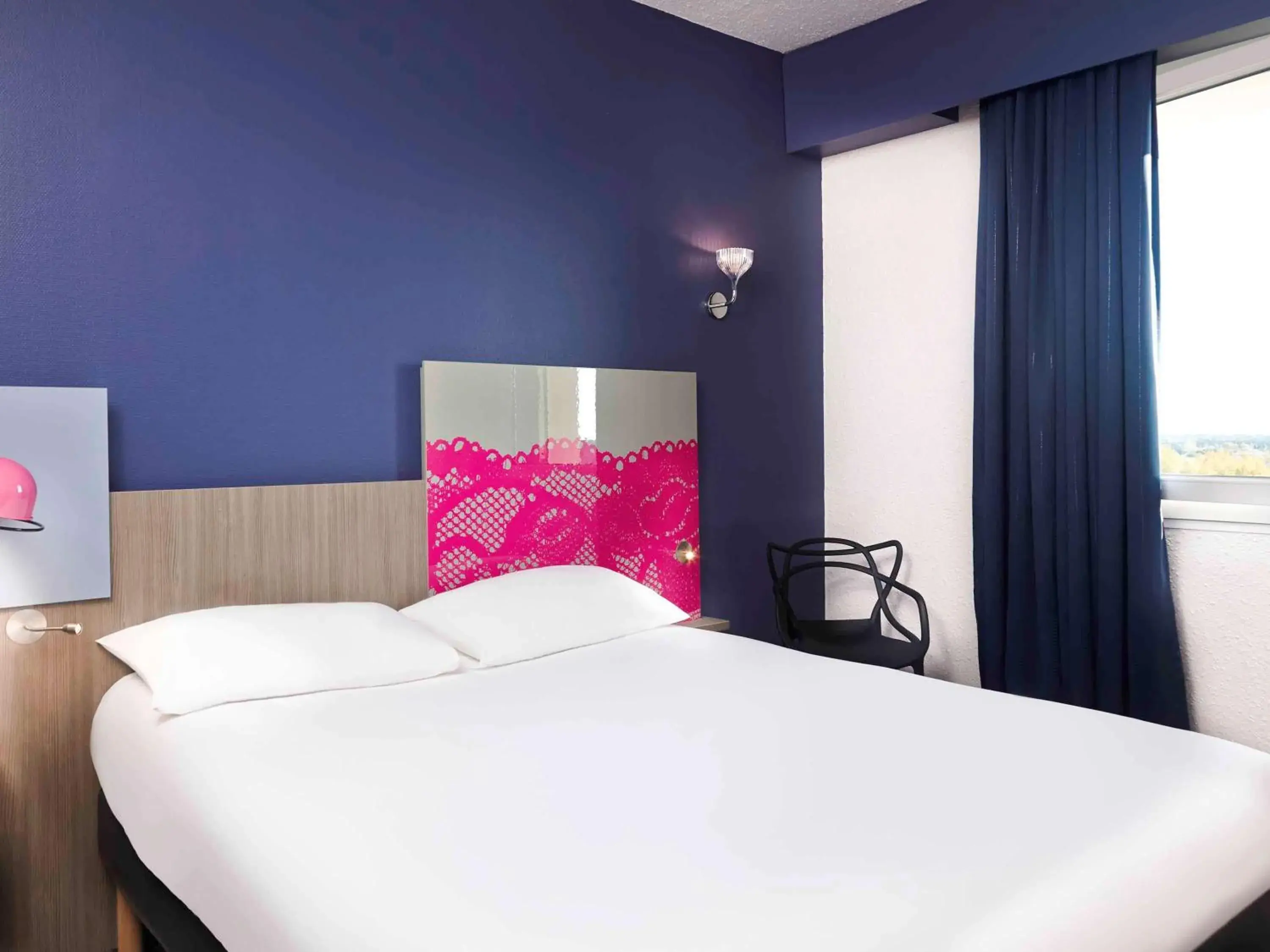 Photo of the whole room, Bed in ibis Styles Arles Palais des Congrès Photo of the whole room, Bed in ibis Styles Arles Palais des Congrès