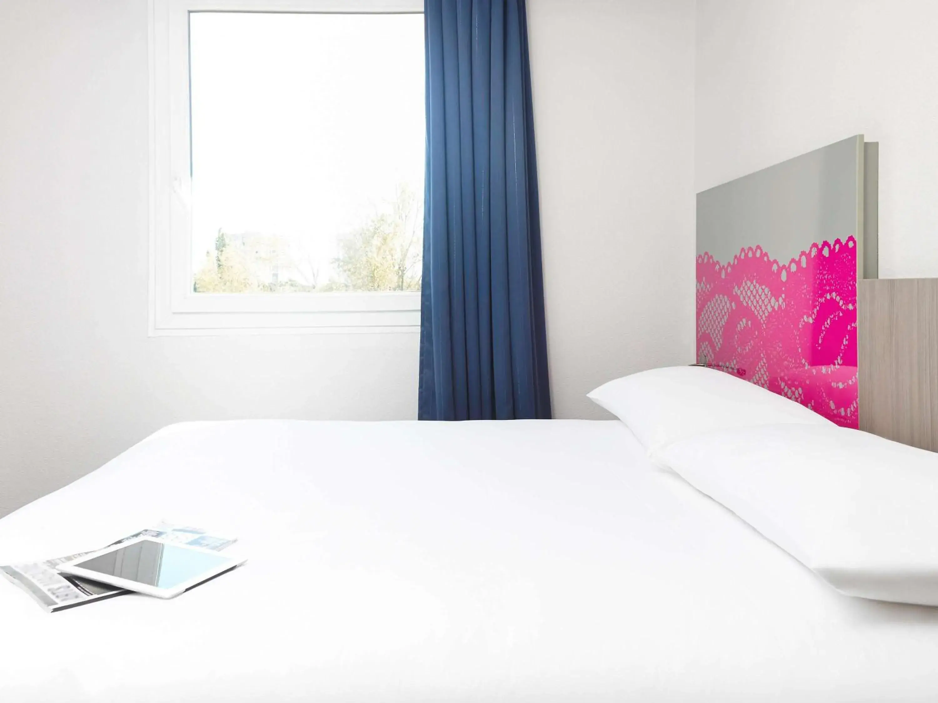 Photo of the whole room, Bed in ibis Styles Arles Palais des Congrès Photo of the whole room, Bed in ibis Styles Arles Palais des Congrès