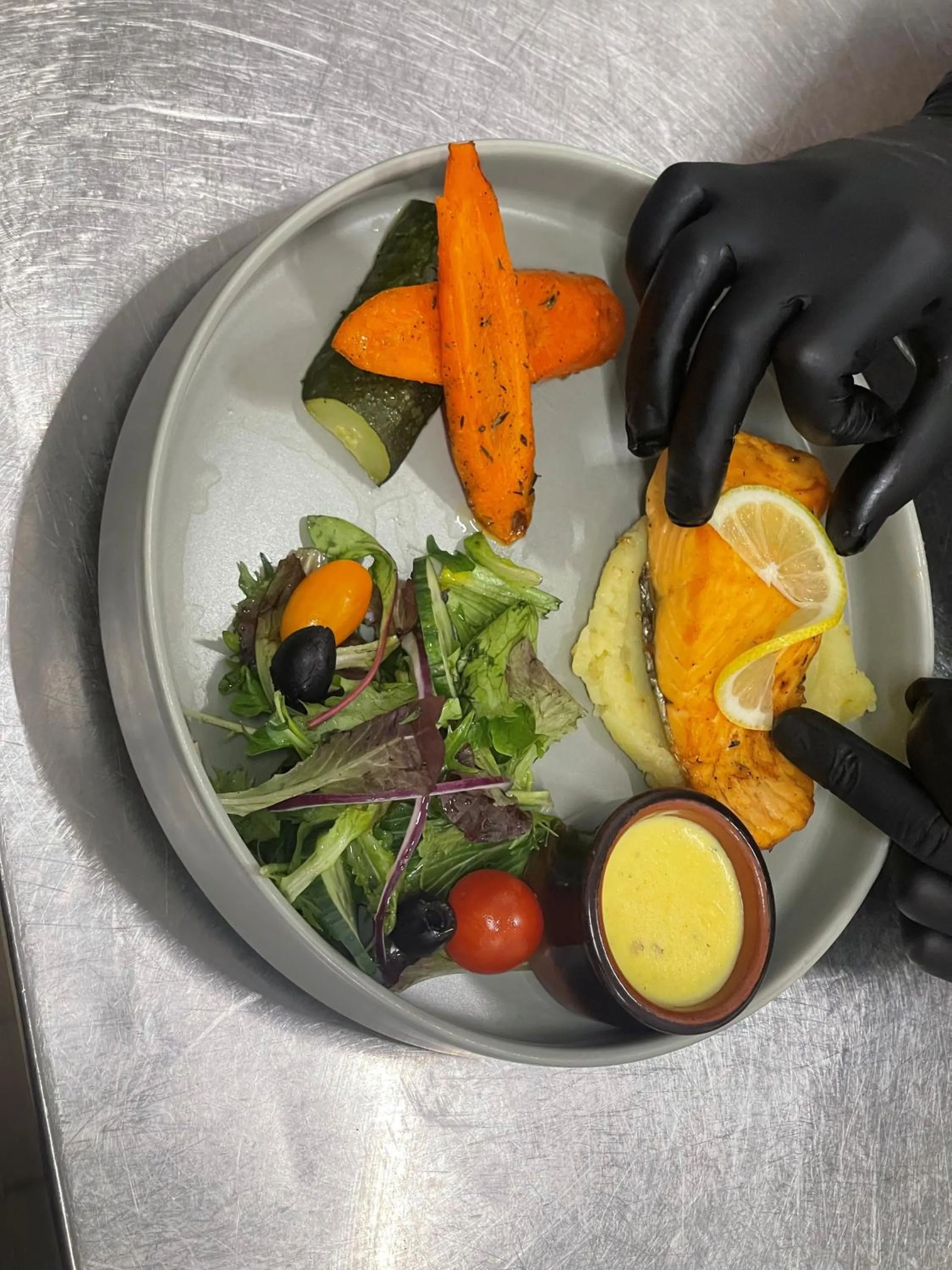 Restaurant/places to eat in ibis Styles Arles Palais des Congrès