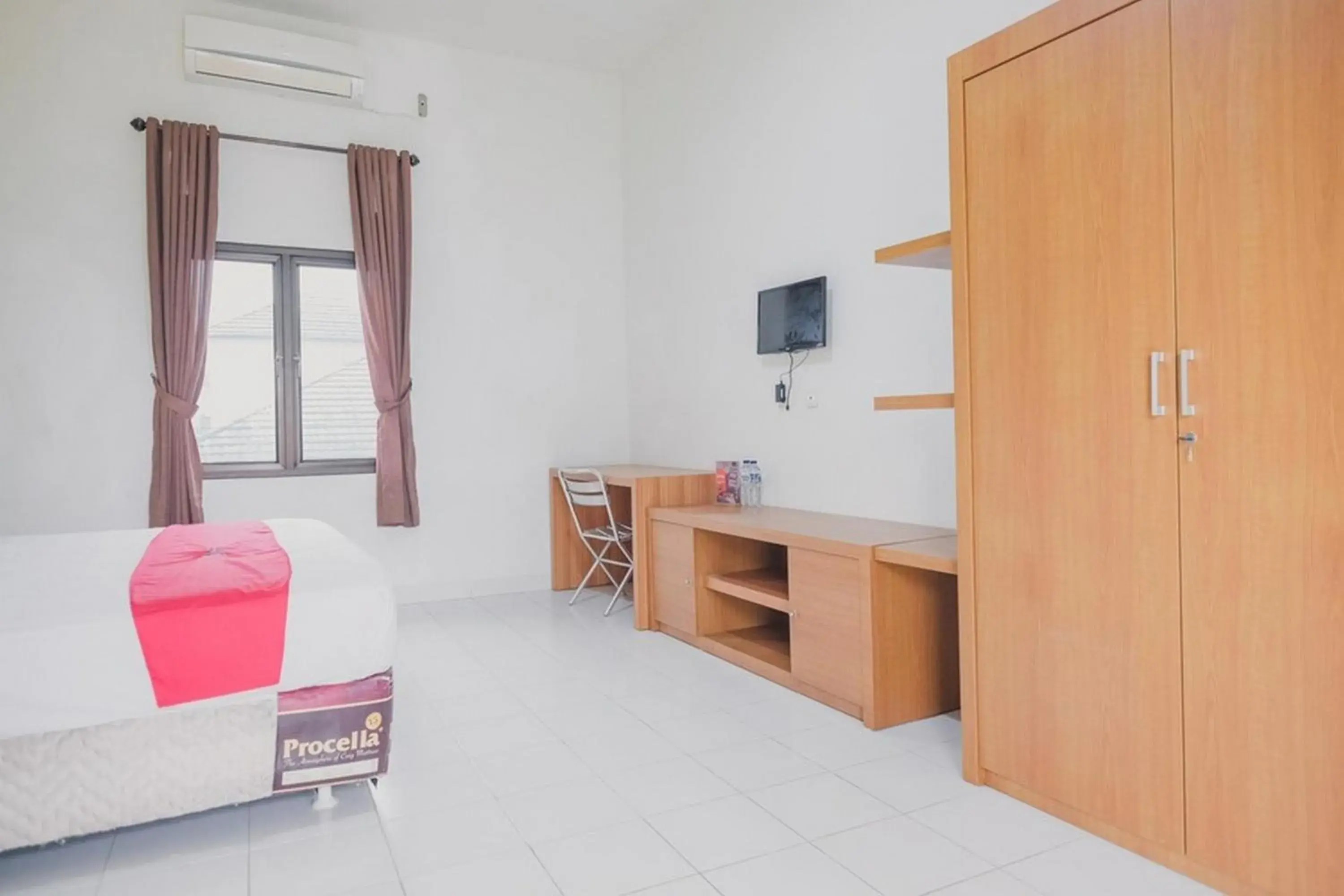 Bed in RedDoorz Syariah @ Pasir Putih Jambi Bed in RedDoorz Syariah @ Pasir Putih Jambi