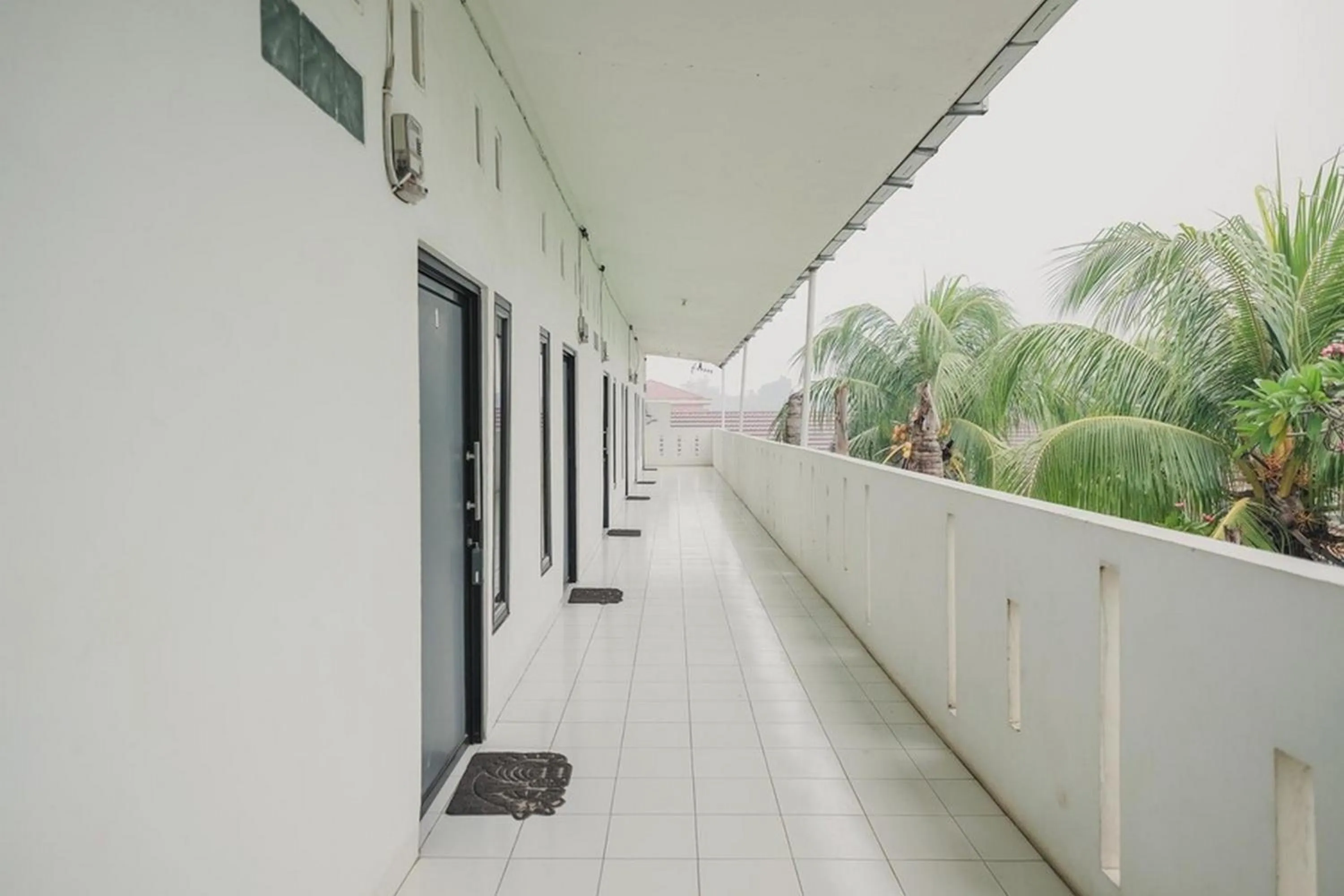 Facade/entrance in RedDoorz Syariah @ Pasir Putih Jambi