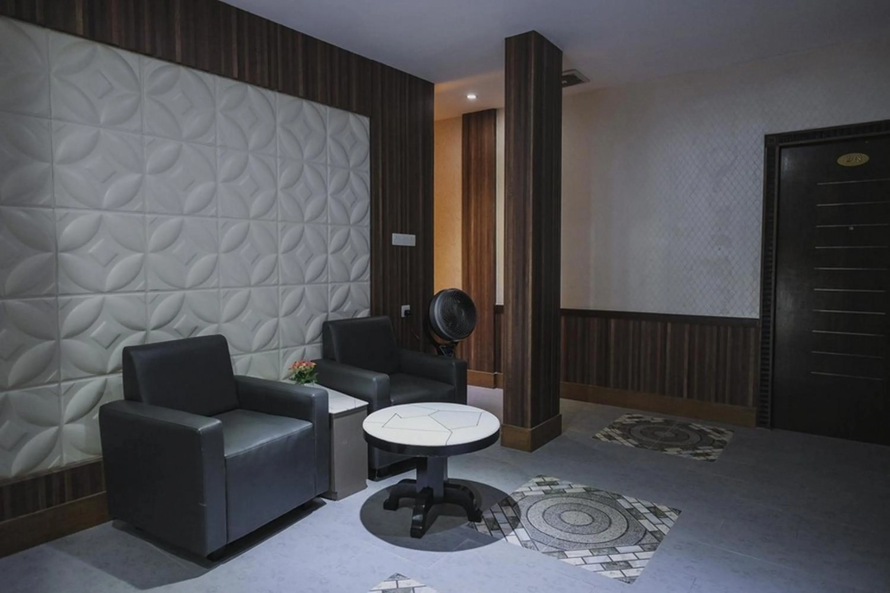 RedDoorz Plus near Gold Coast Ferry Terminal Batam